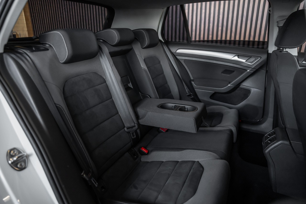 VW Golf 1.5 TSI EVO R-Line Comfortline-image-16