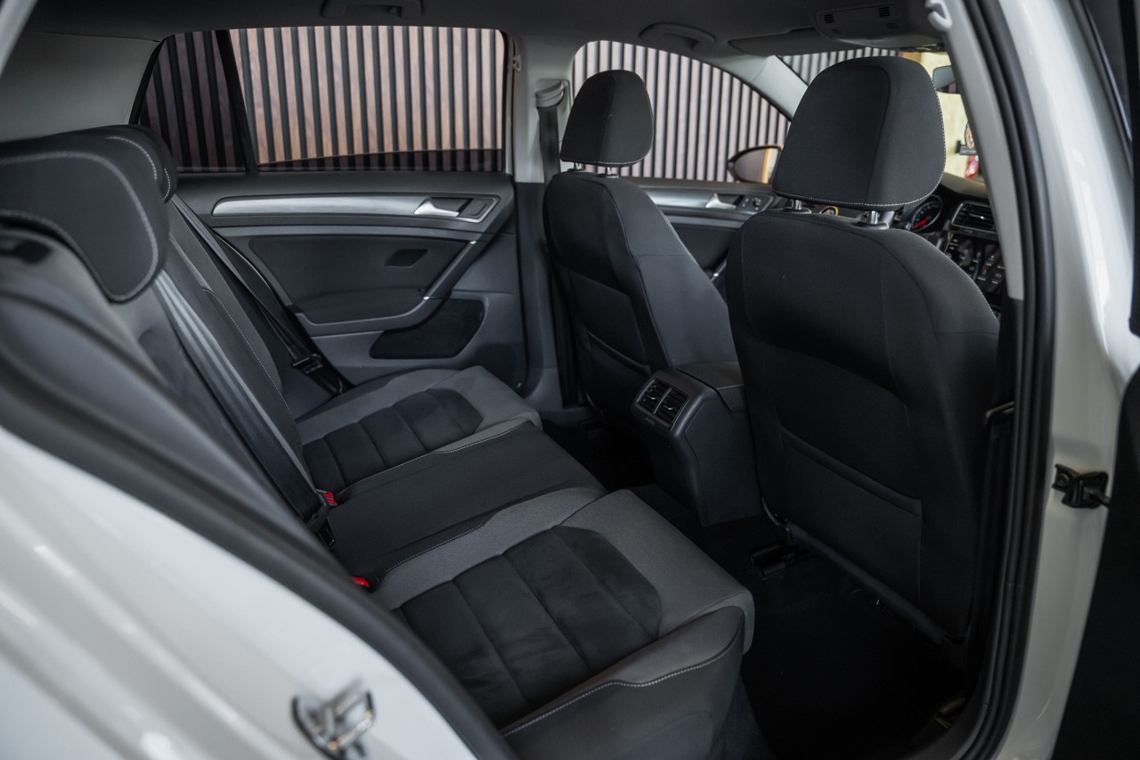 VW Golf 1.5 TSI EVO R-Line Comfortline-image-17