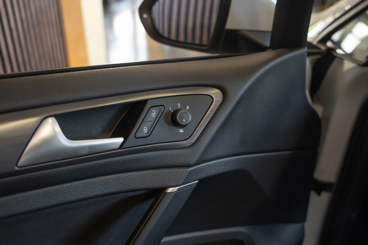 VW Golf 1.5 TSI EVO R-Line Comfortline-image-23