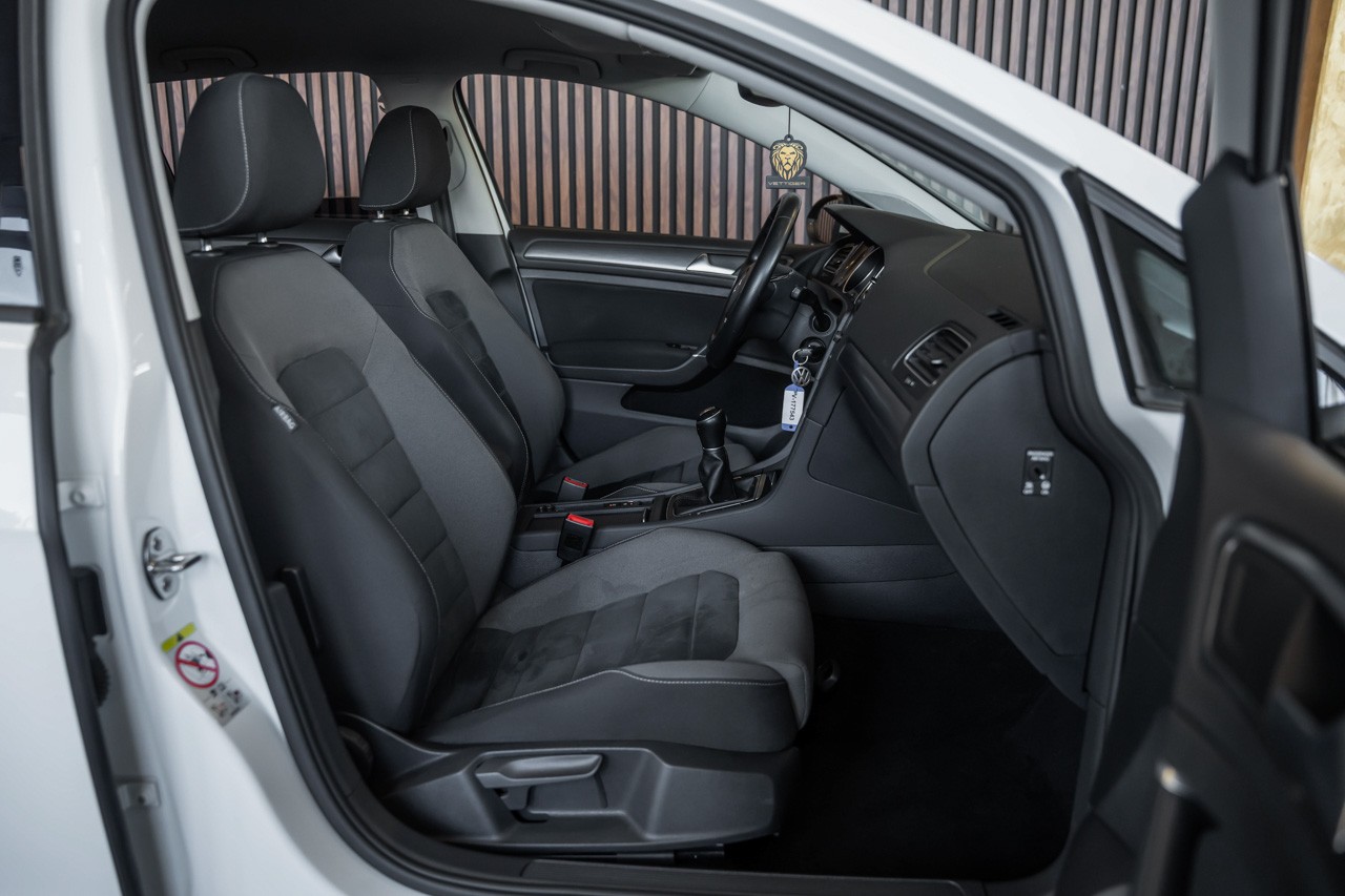 VW Golf 1.5 TSI EVO R-Line Comfortline-image-14