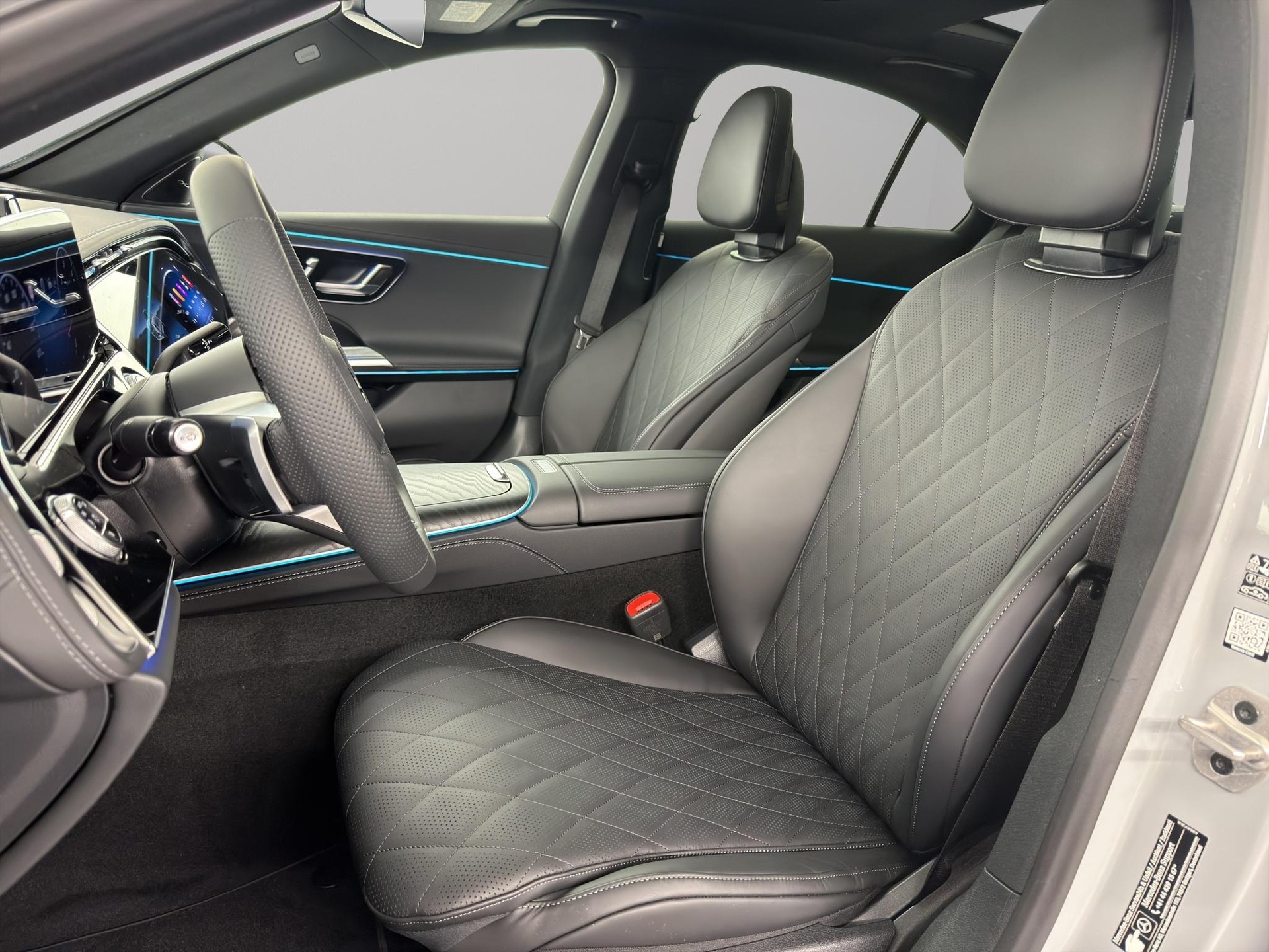 MERCEDES-BENZ E 450 d AMG Line 4matic-image-11