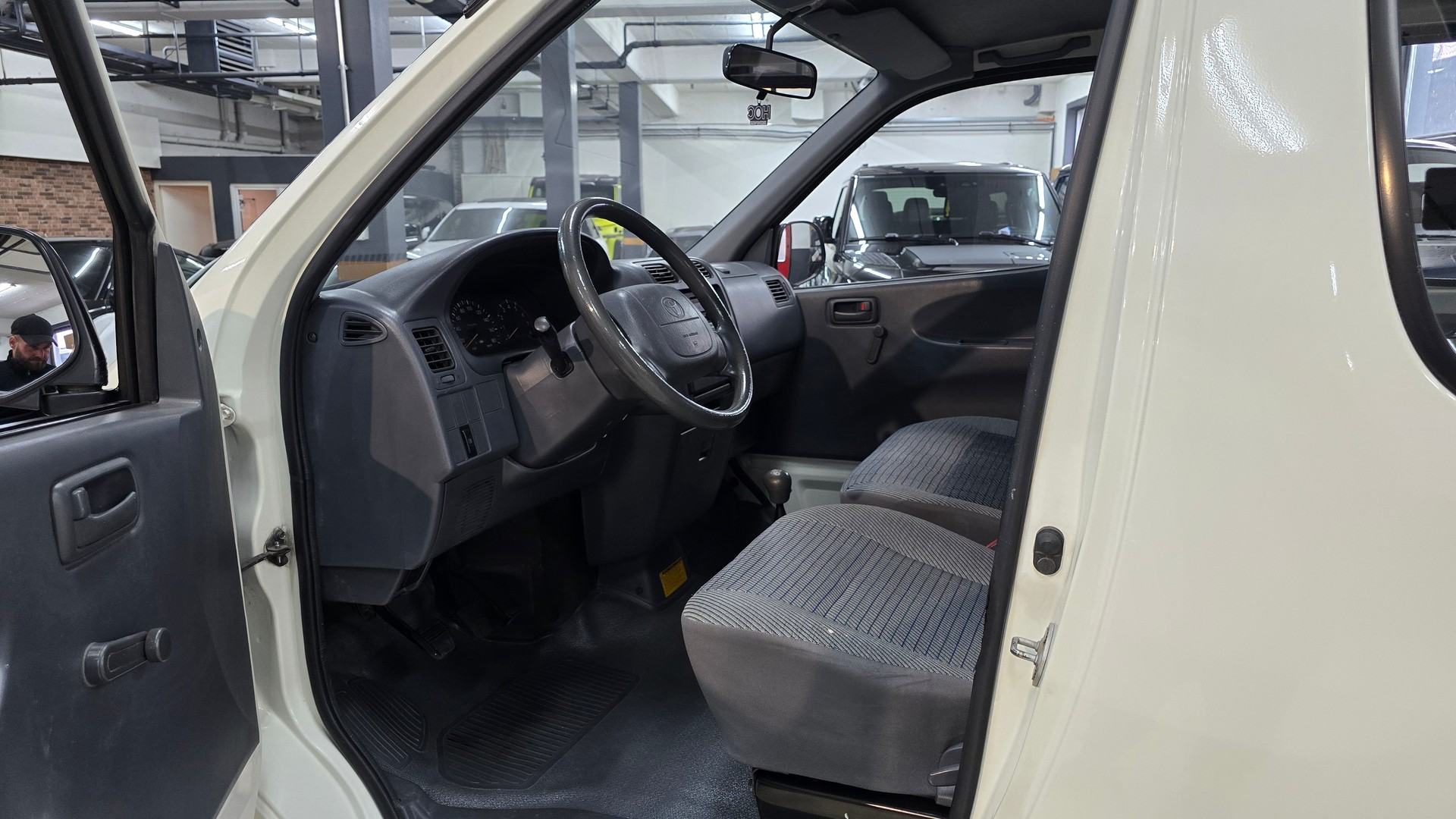 TOYOTA Hiace 2.4 Kombi RCH12-image-20