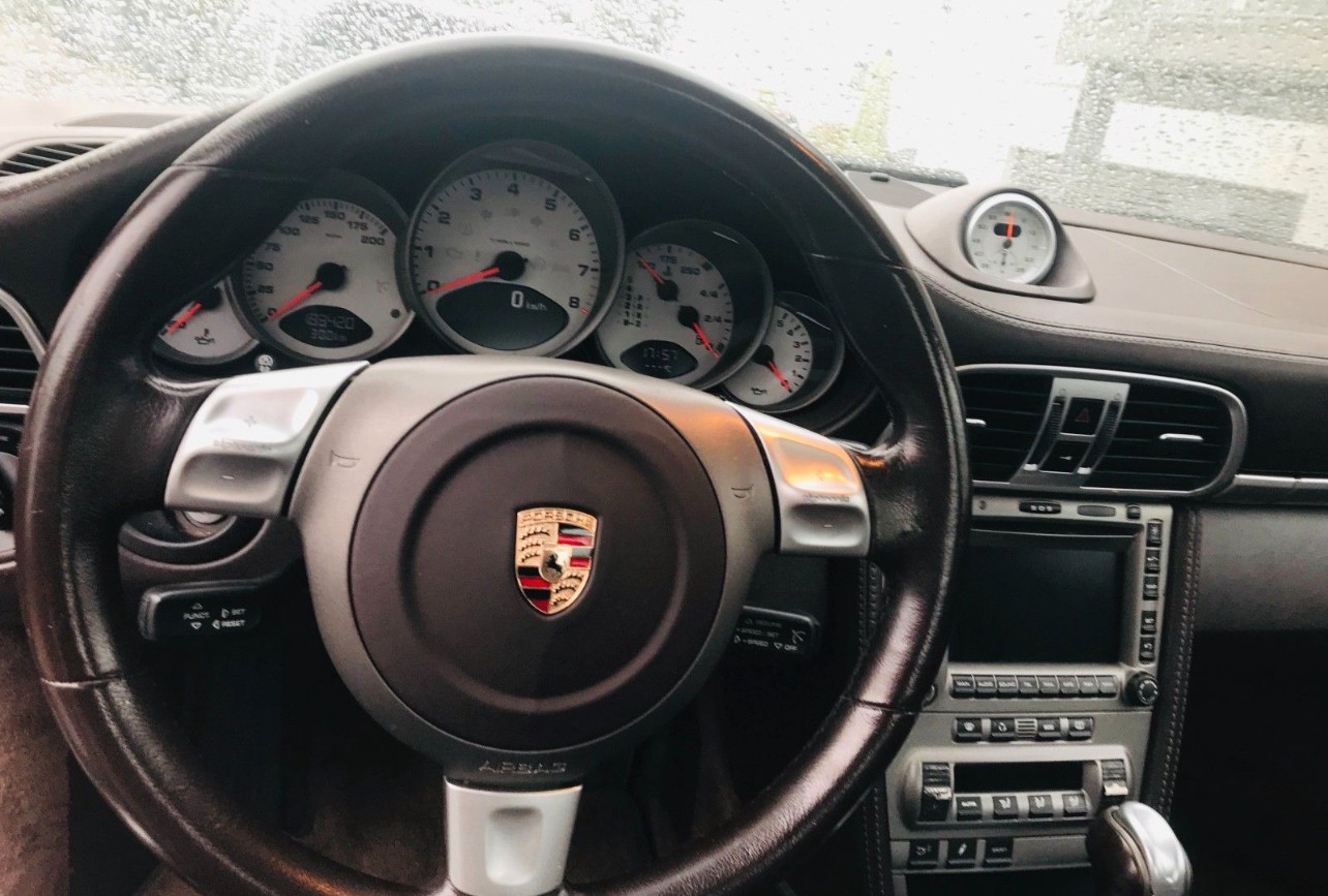 PORSCHE 911 Carrera S-image-5