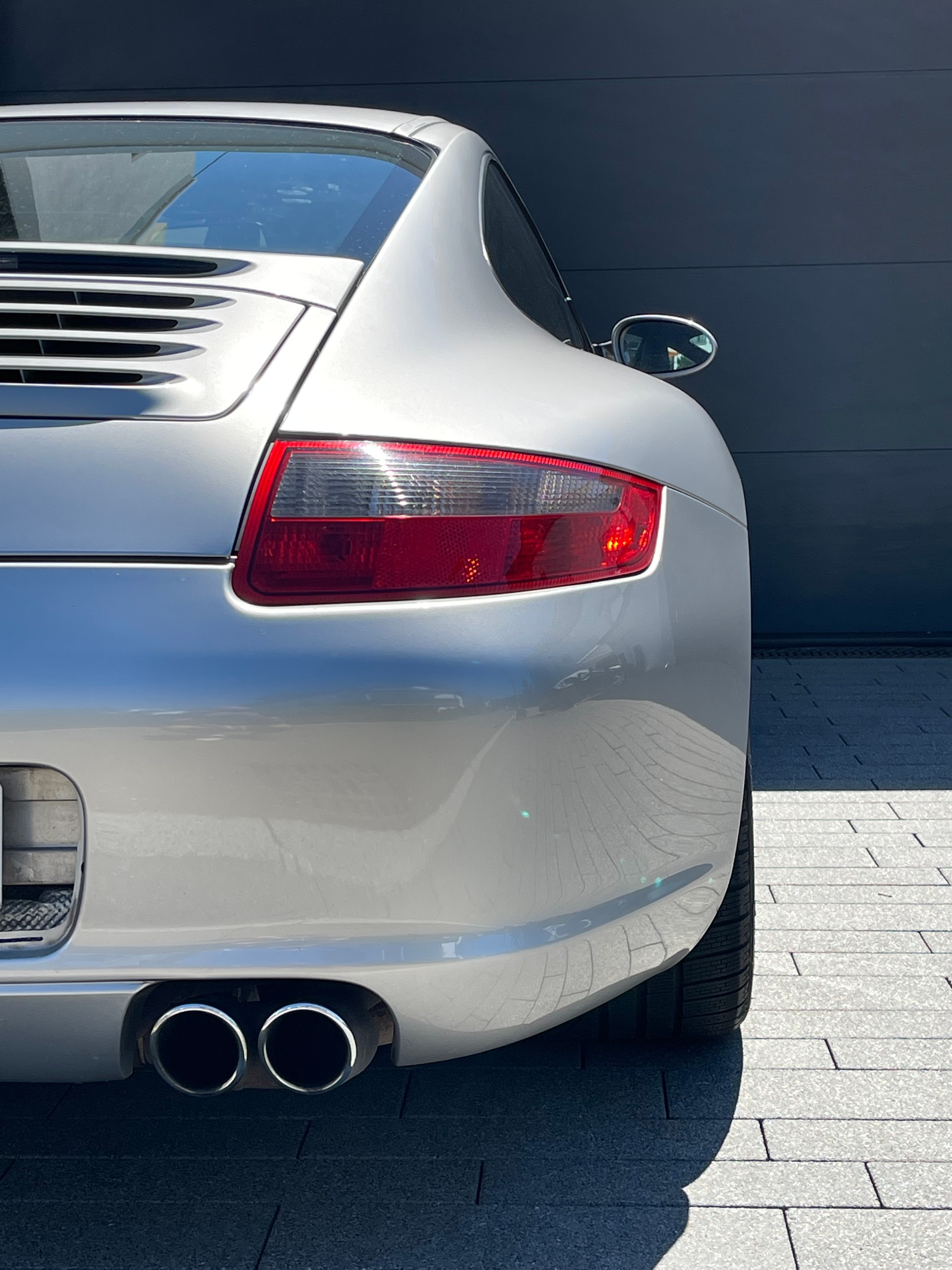 PORSCHE 911 Carrera S-image-1