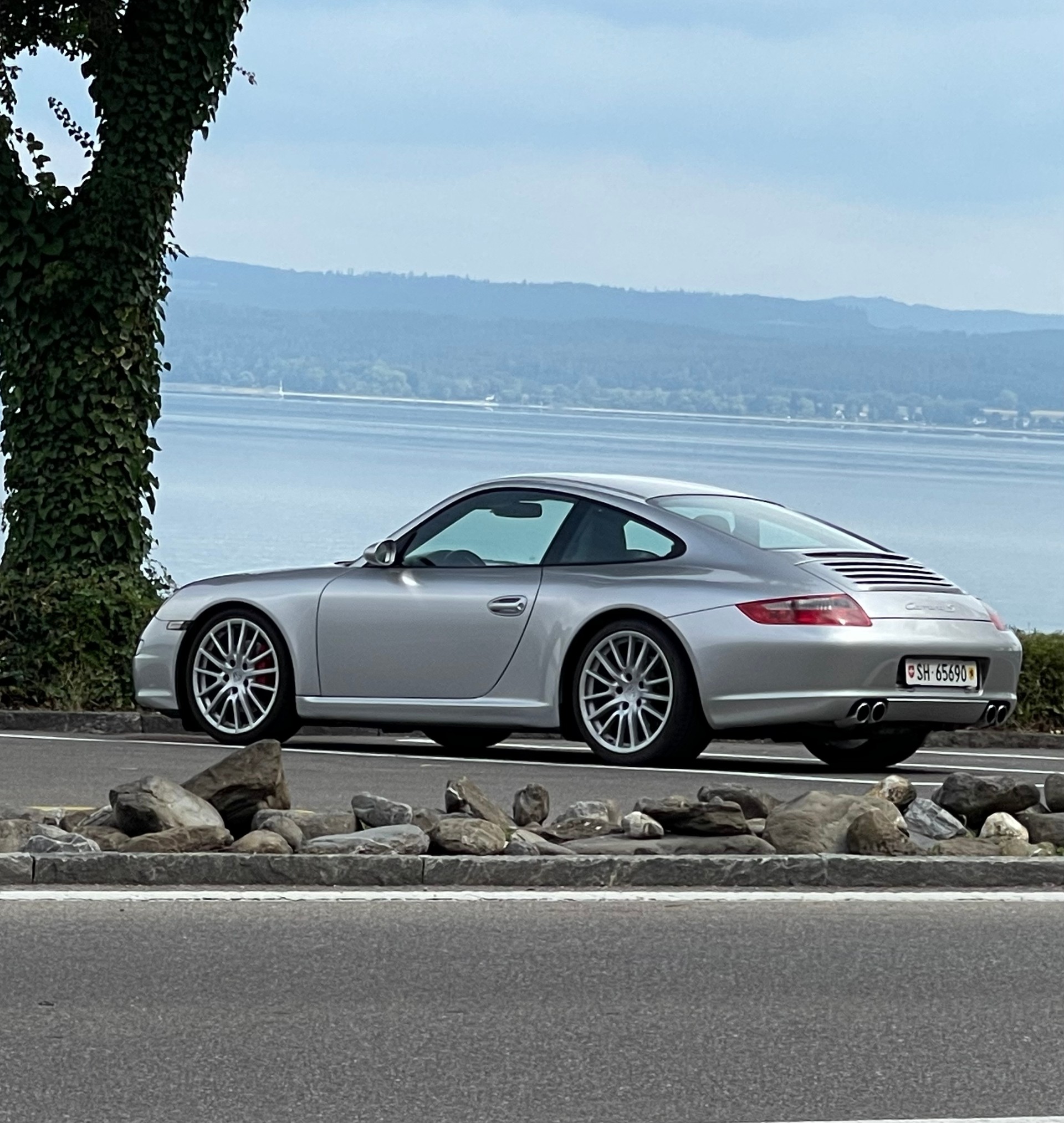 PORSCHE 911 Carrera S-image-2