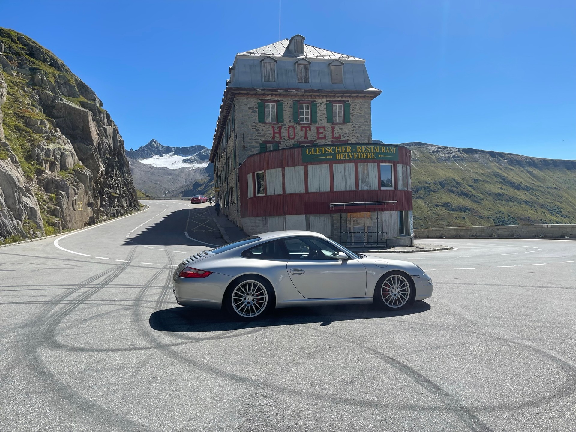 PORSCHE 911 Carrera S-image-3