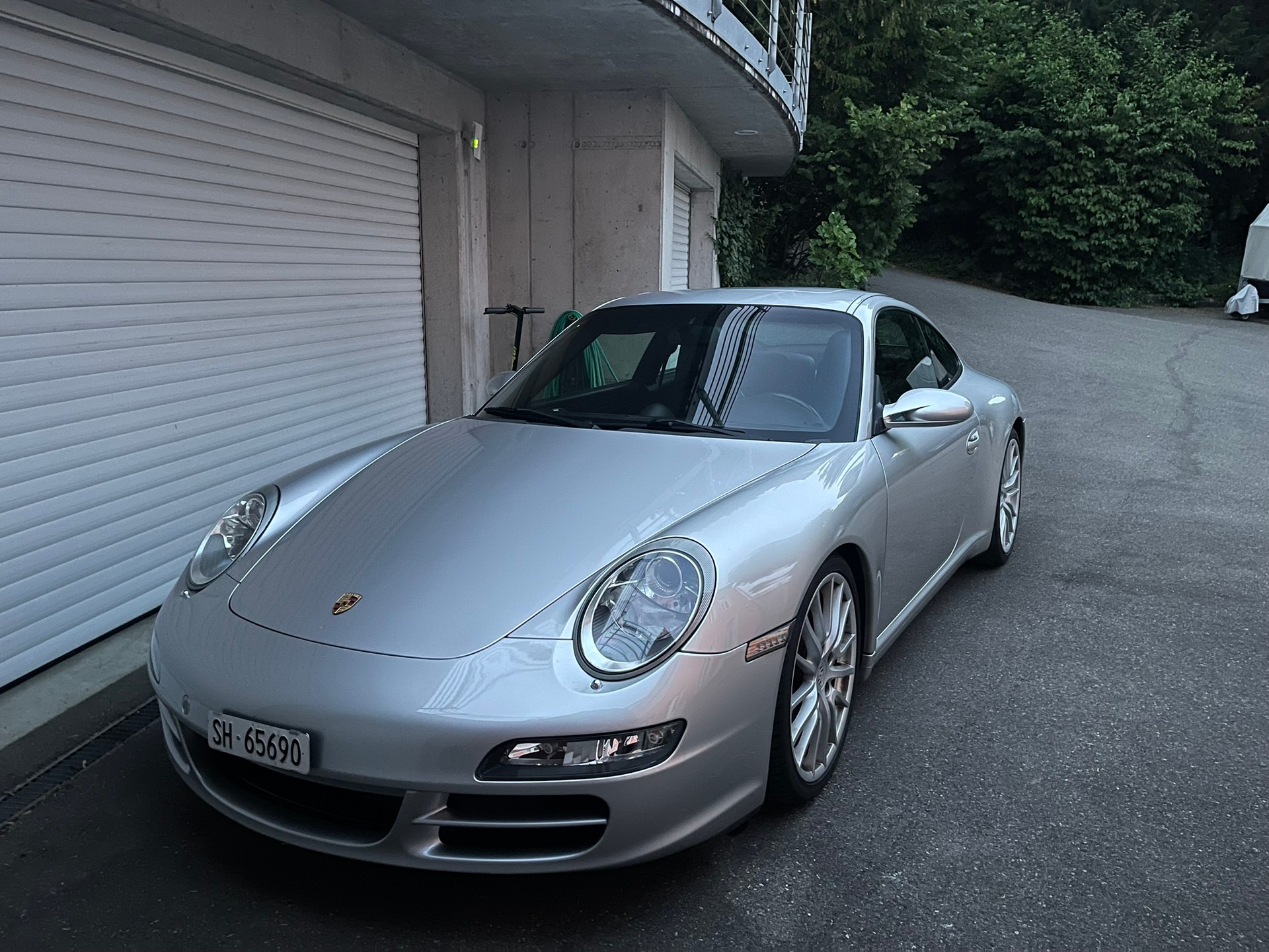 PORSCHE 911 Carrera S-image-0