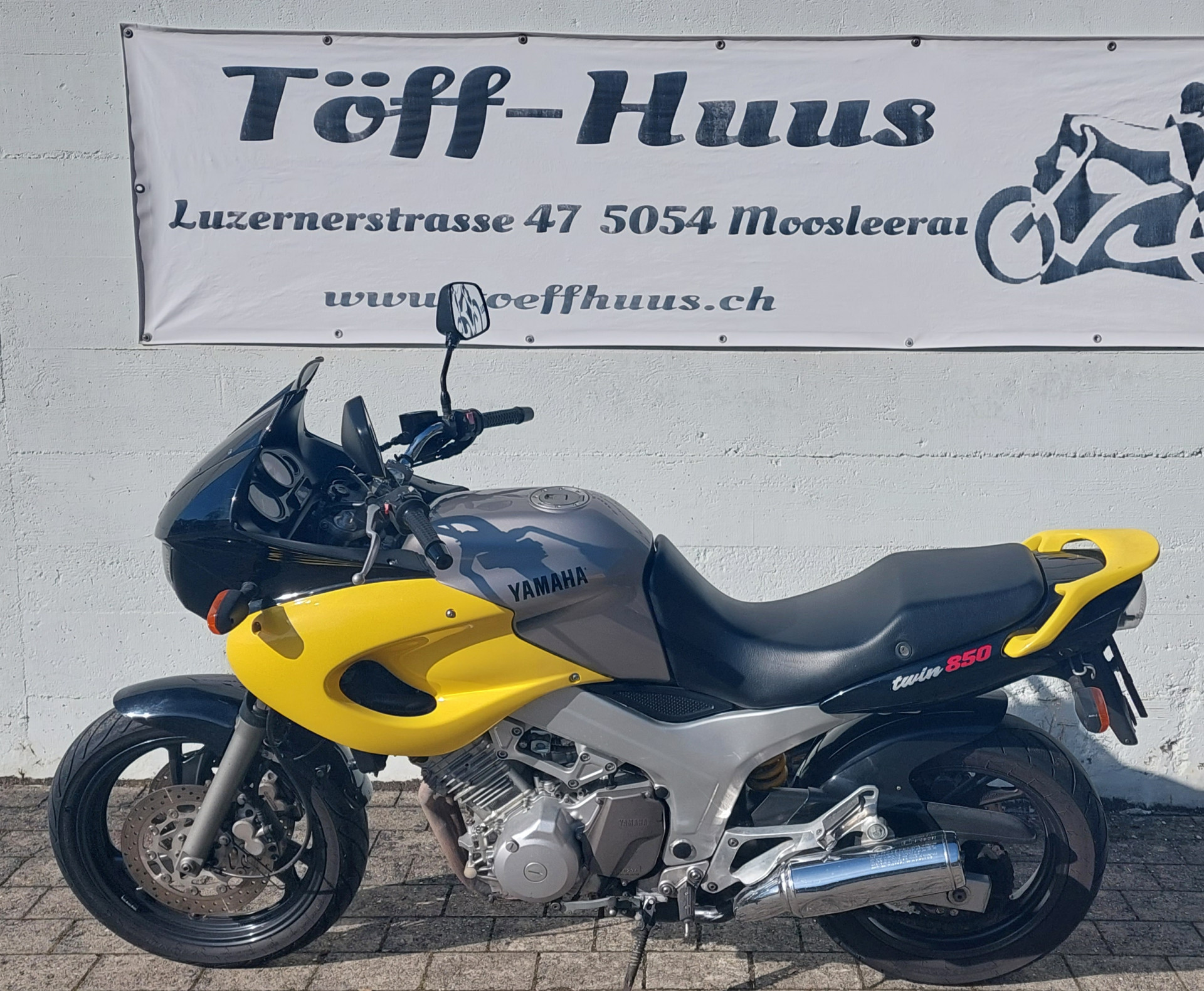 YAMAHA TDM 850-showroom-element-1