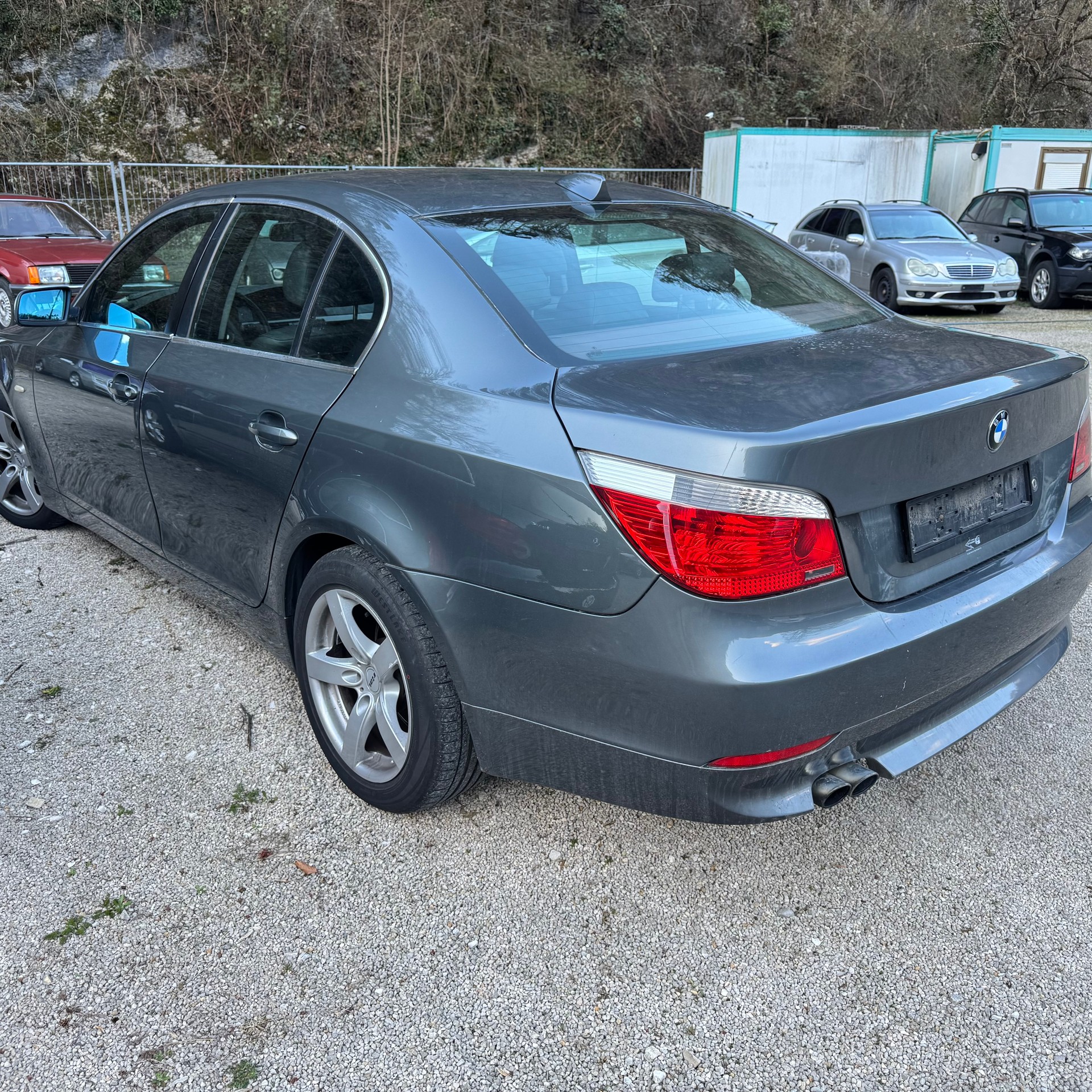 BMW 525xi-image-2