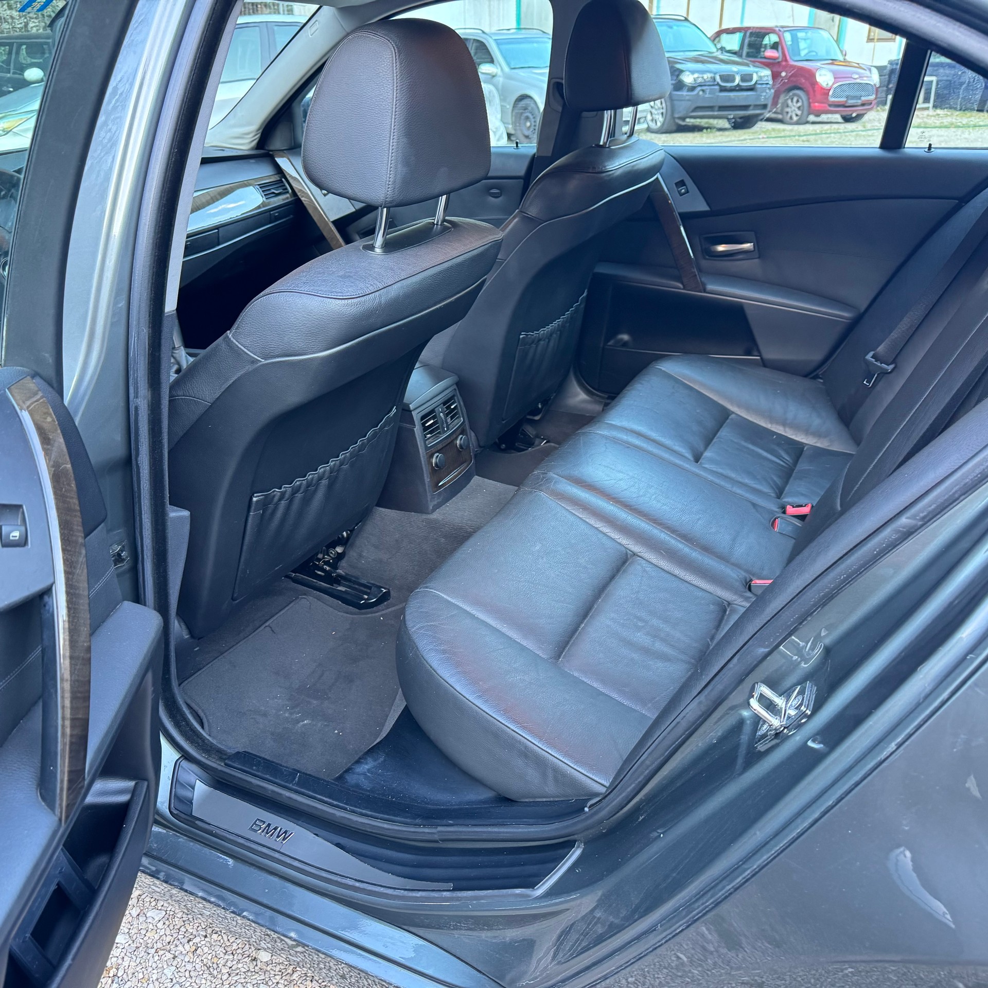 BMW 525xi-image-5