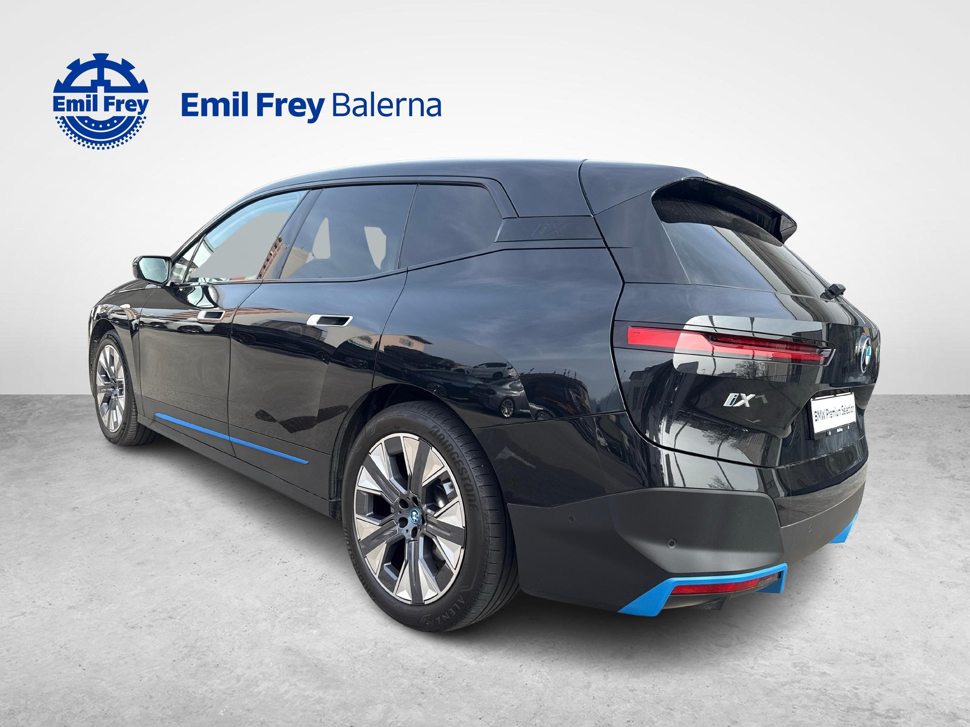 BMW iX xDrive40-image-5