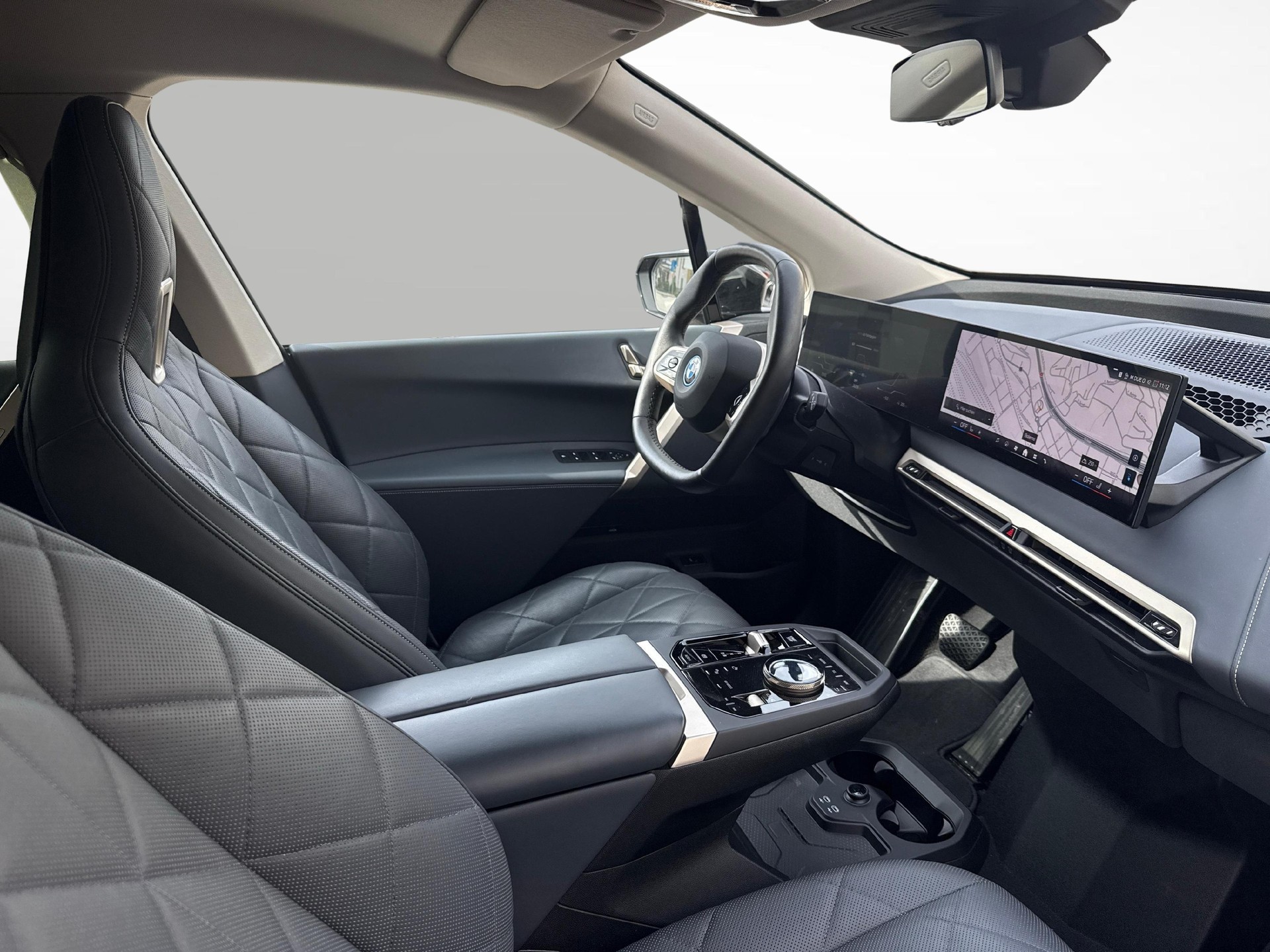 BMW iX xDrive40-image-18