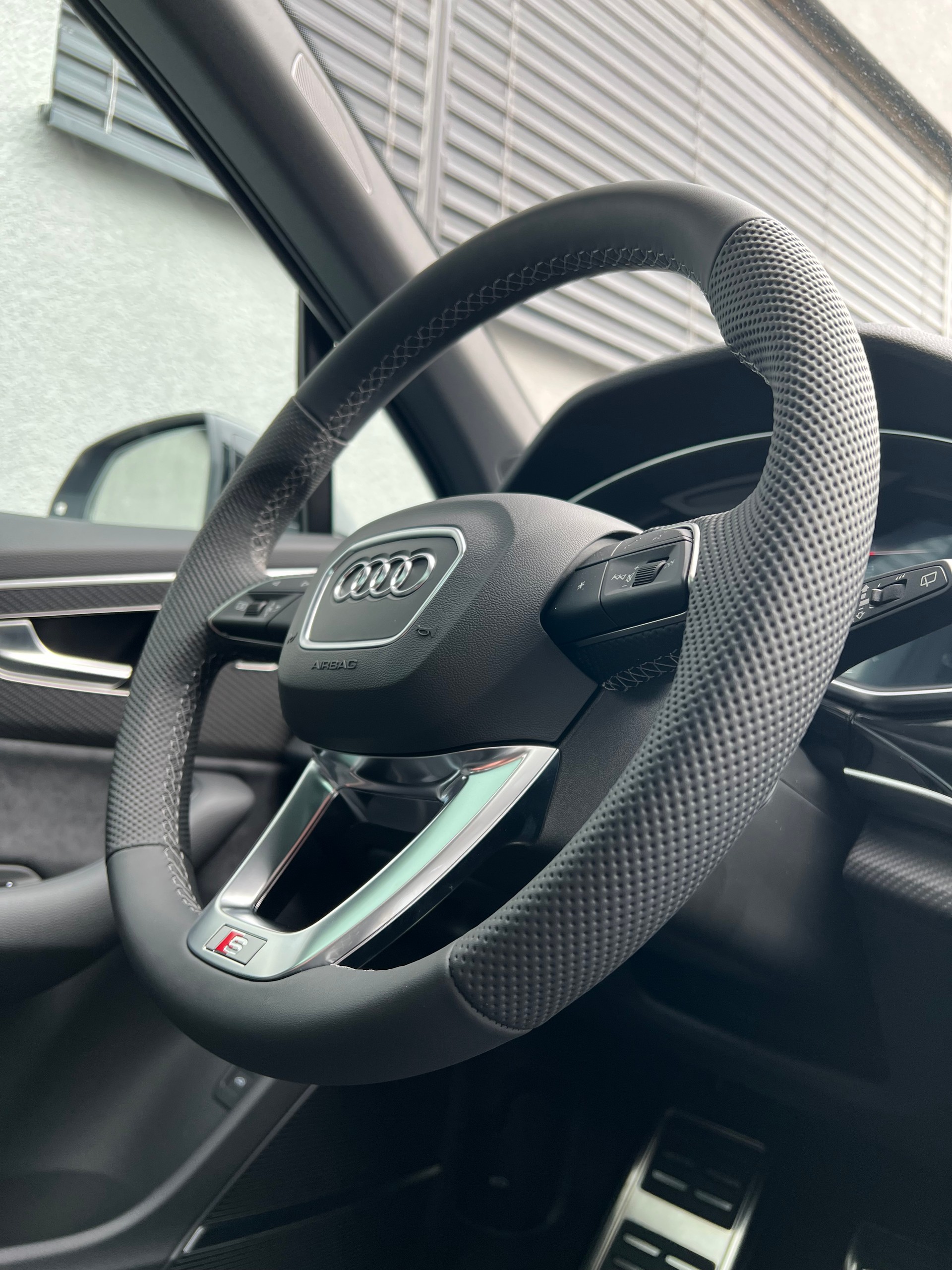 AUDI SQ7 TFSI quattro tiptronic-image-22