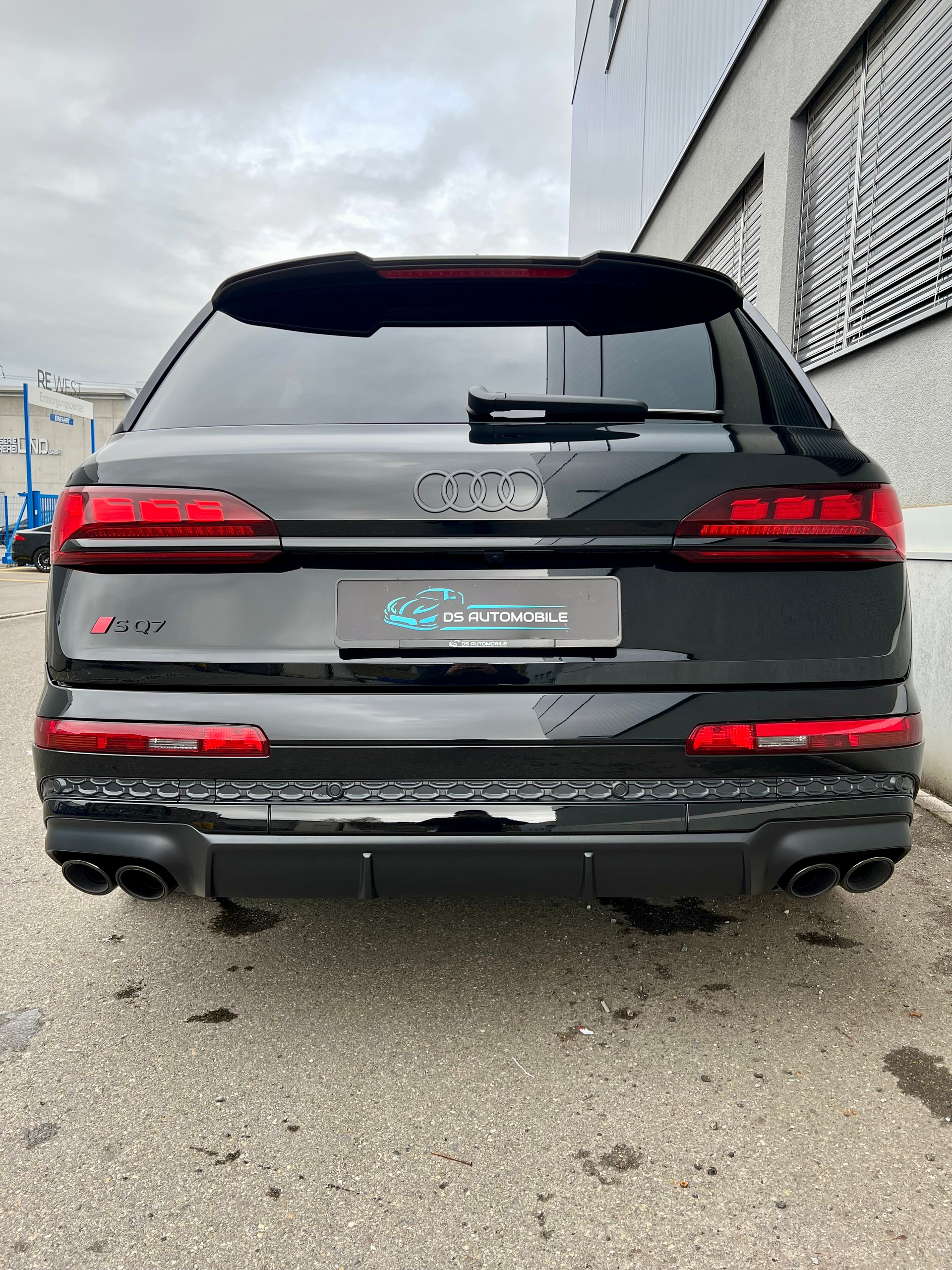 AUDI SQ7 TFSI quattro tiptronic-image-3