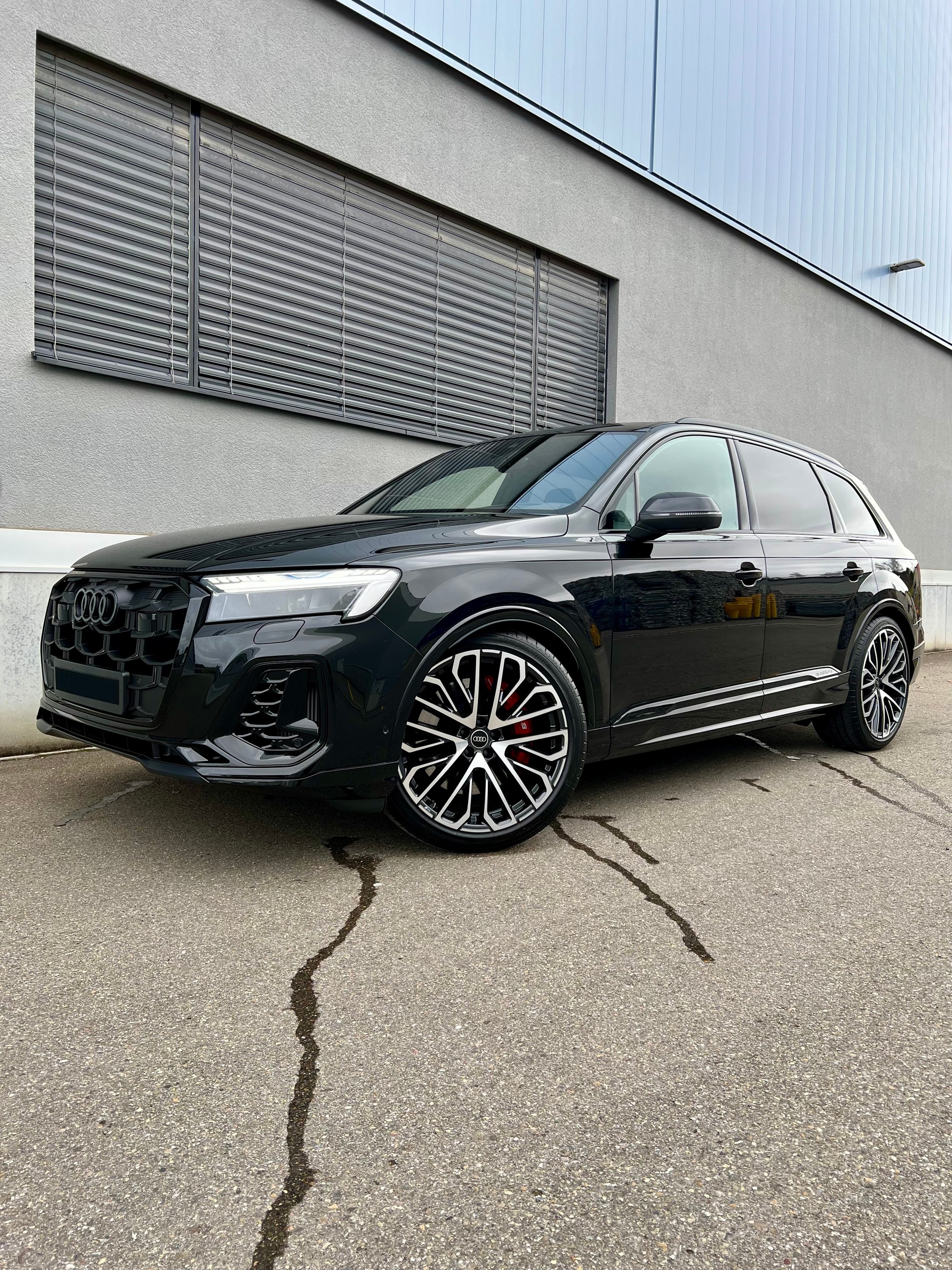 AUDI SQ7 TFSI quattro tiptronic-image-0