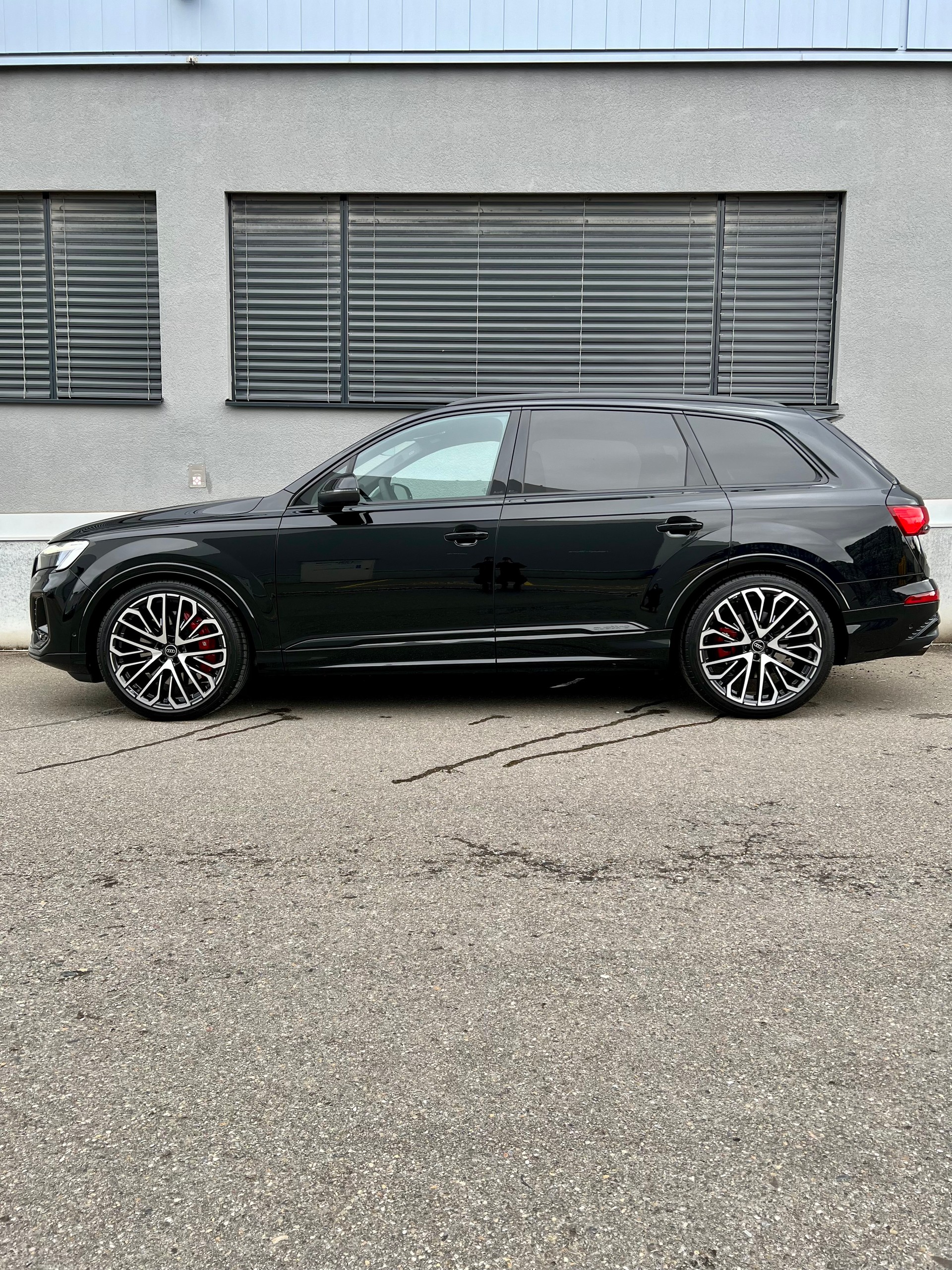 AUDI SQ7 TFSI quattro tiptronic-image-1