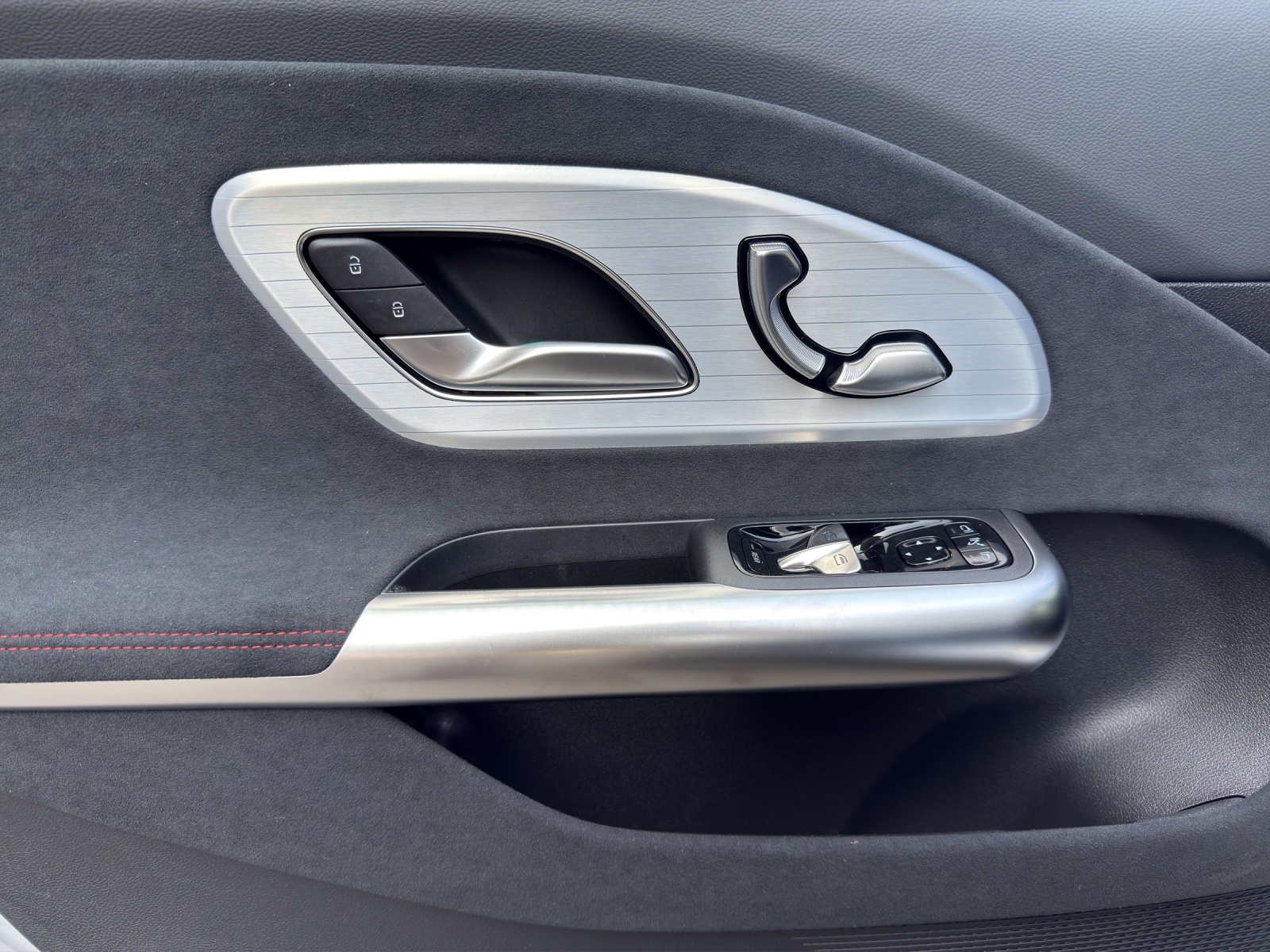MERCEDES-BENZ CLA 200 8G-DCT-image-12