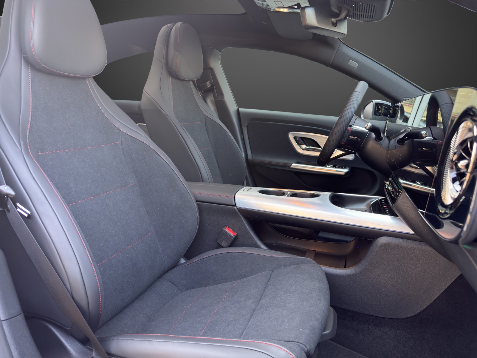 MERCEDES-BENZ CLA 200 8G-DCT-image-11