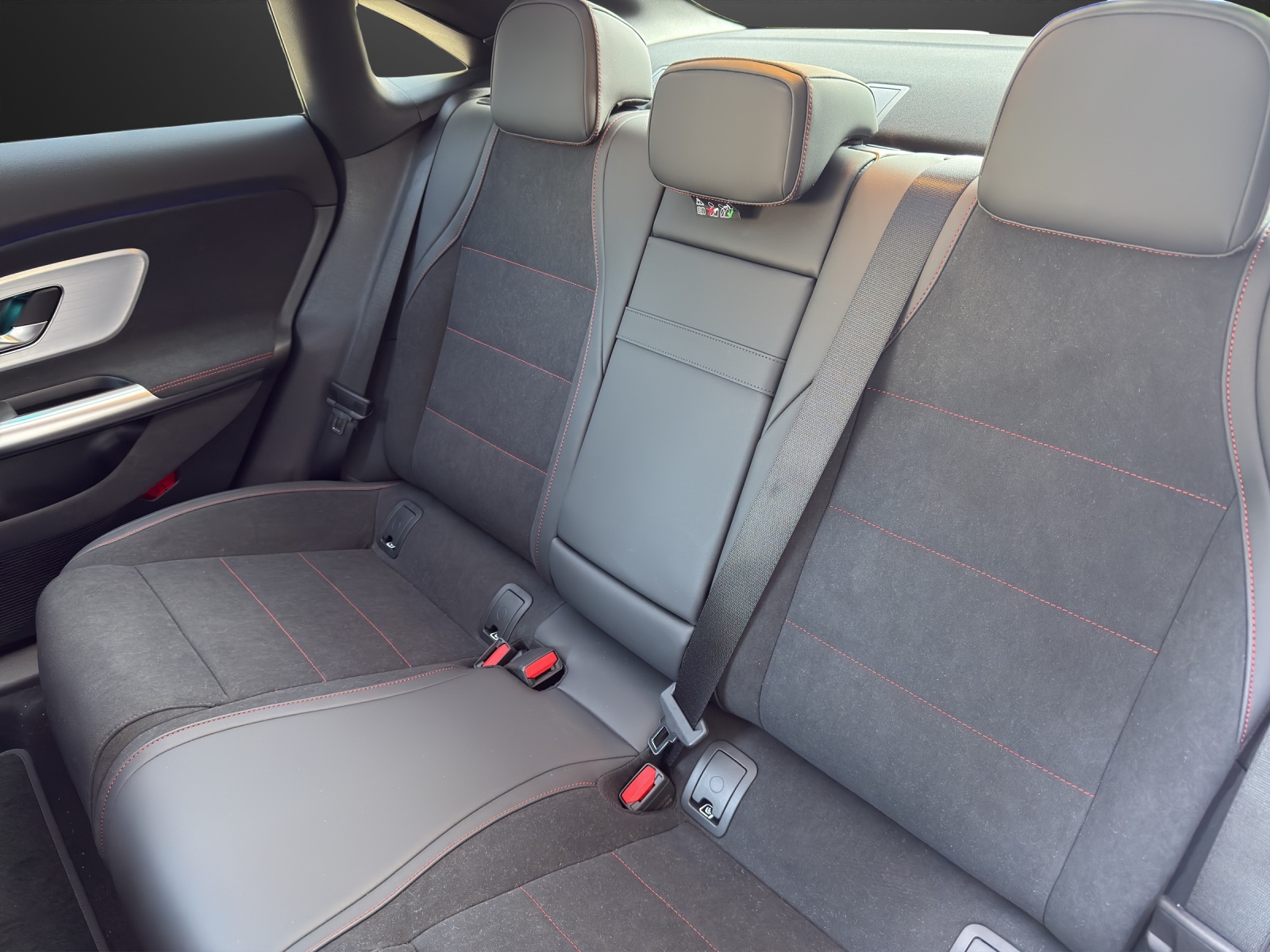 MERCEDES-BENZ CLA 200 8G-DCT-image-14