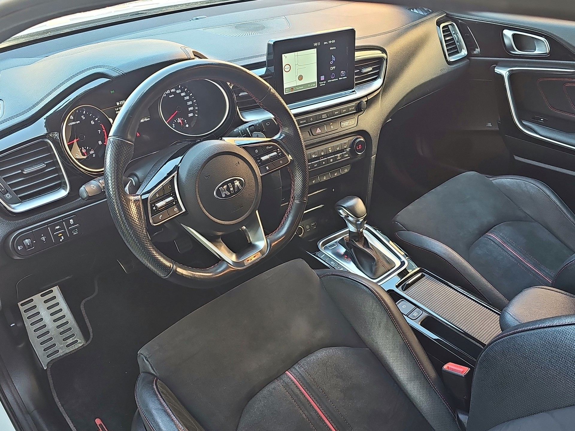 KIA ProCeed 1.6 T-GDi GT DCT-image-11