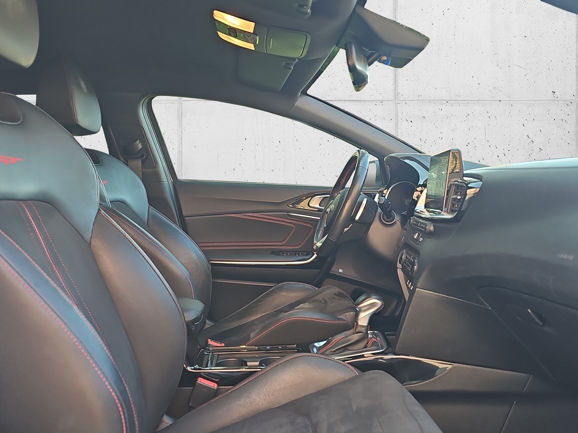 KIA ProCeed 1.6 T-GDi GT DCT-image-22