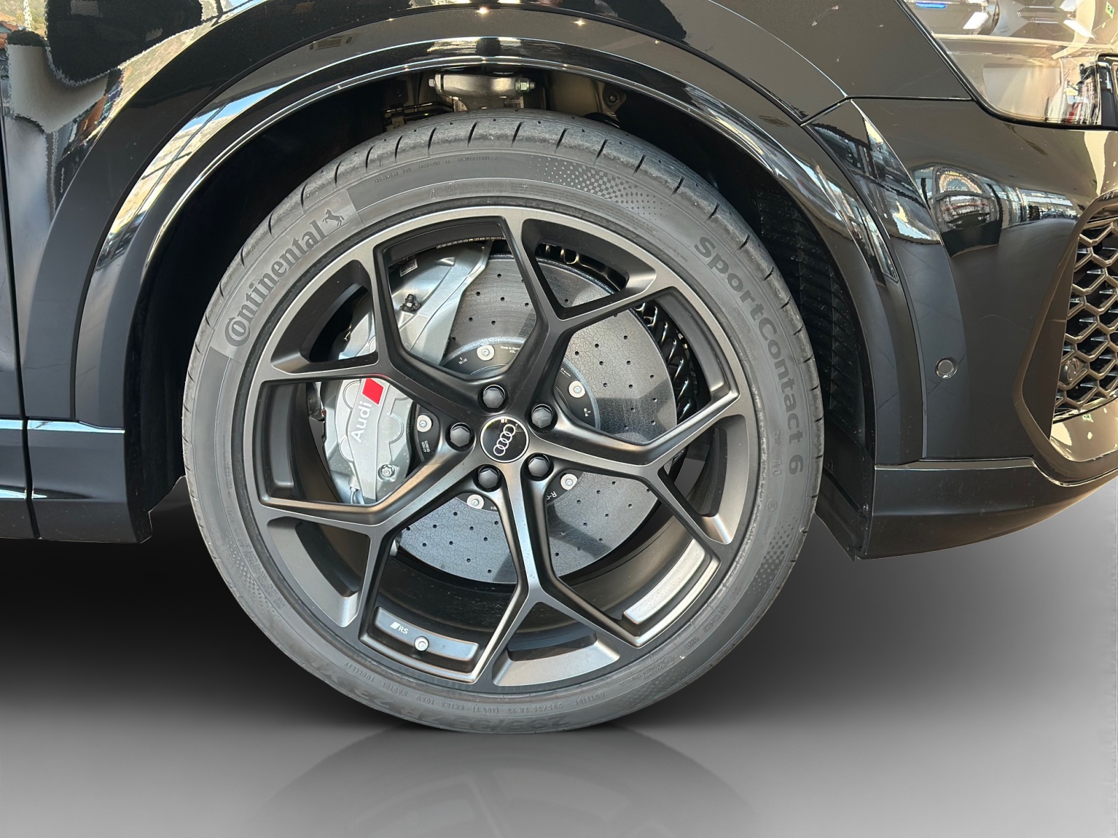 AUDI RSQ8 performance quattro-image-14