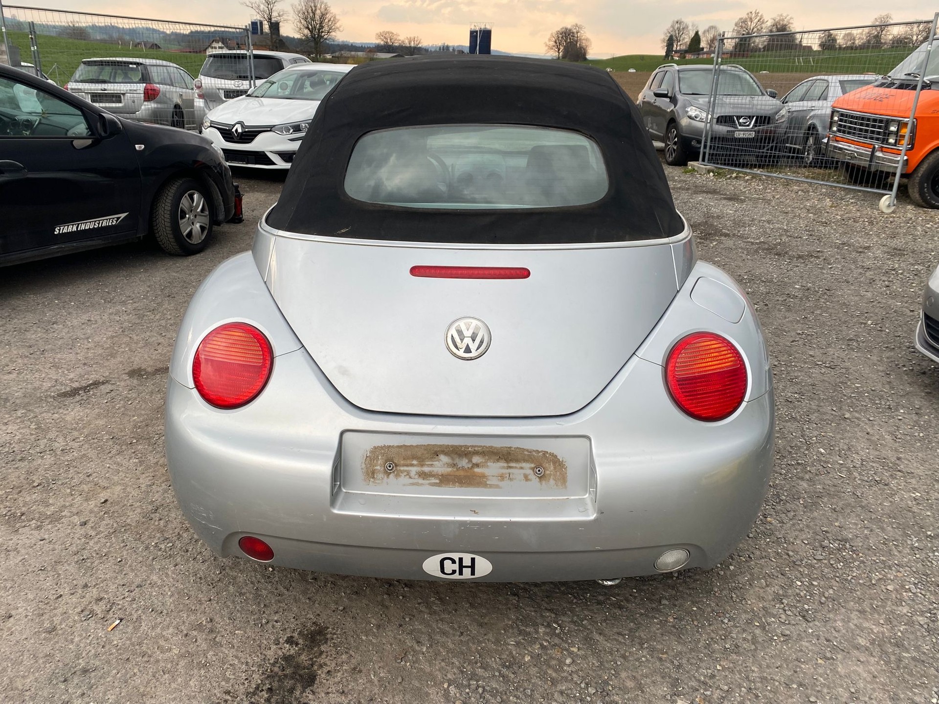VW Beetle Cabrio 1.6-image-2