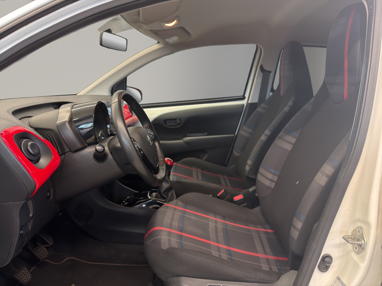 PEUGEOT 108 1.2 VTi Active-image-7