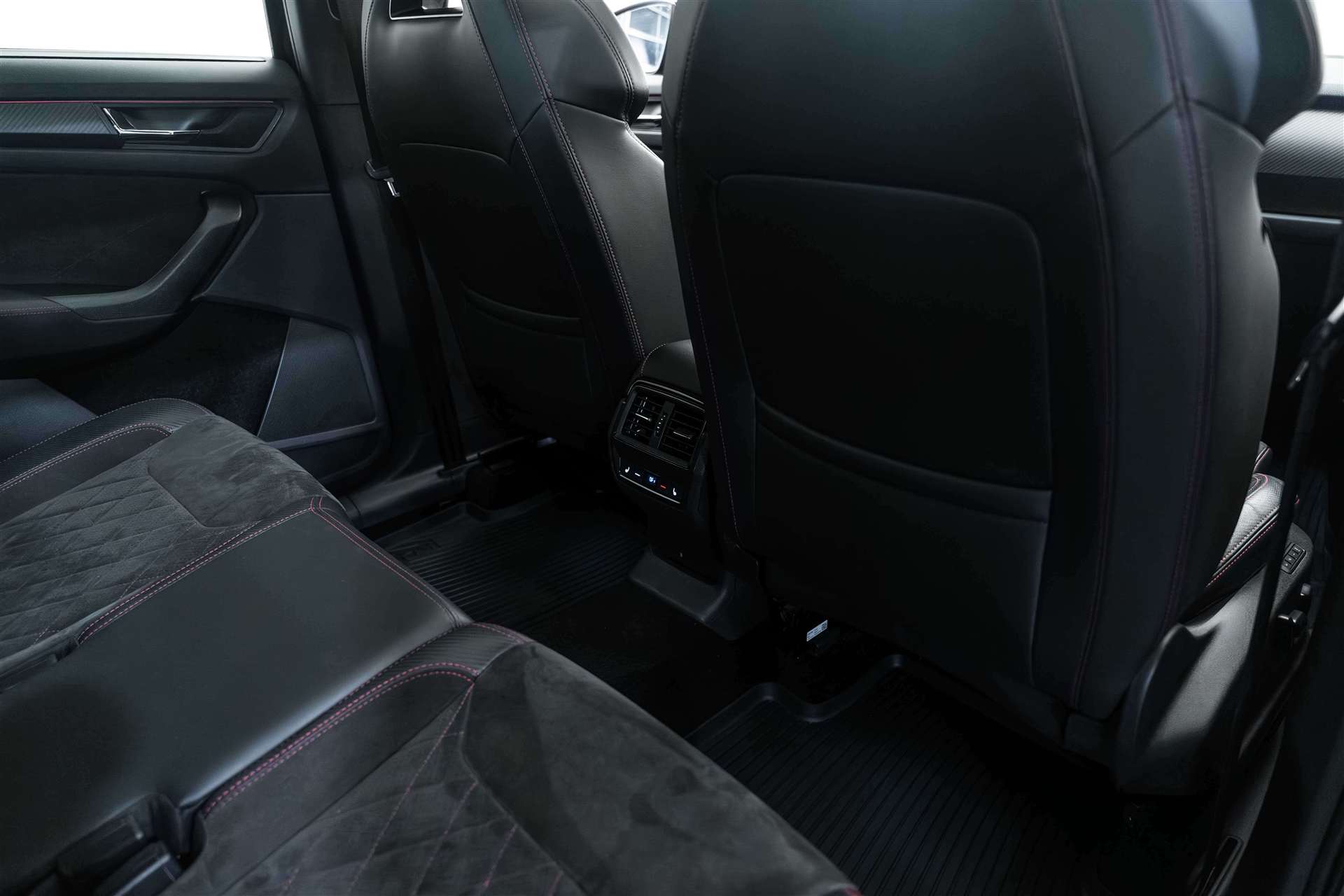 SKODA Kodiaq 2.0 Bi-TDI SCR RS 4x4 DSG 240PS-image-14