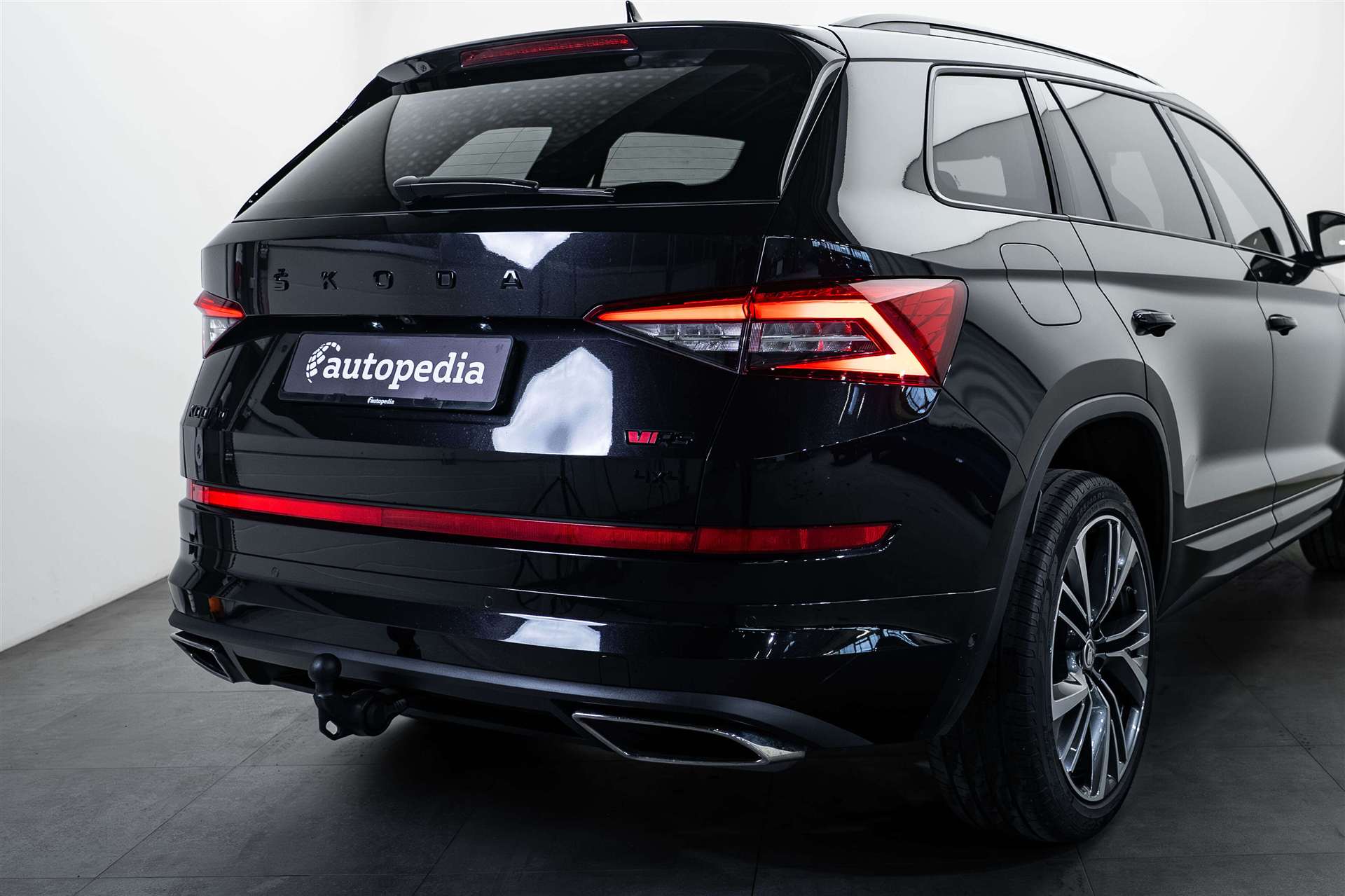 SKODA Kodiaq 2.0 Bi-TDI SCR RS 4x4 DSG 240PS-image-3