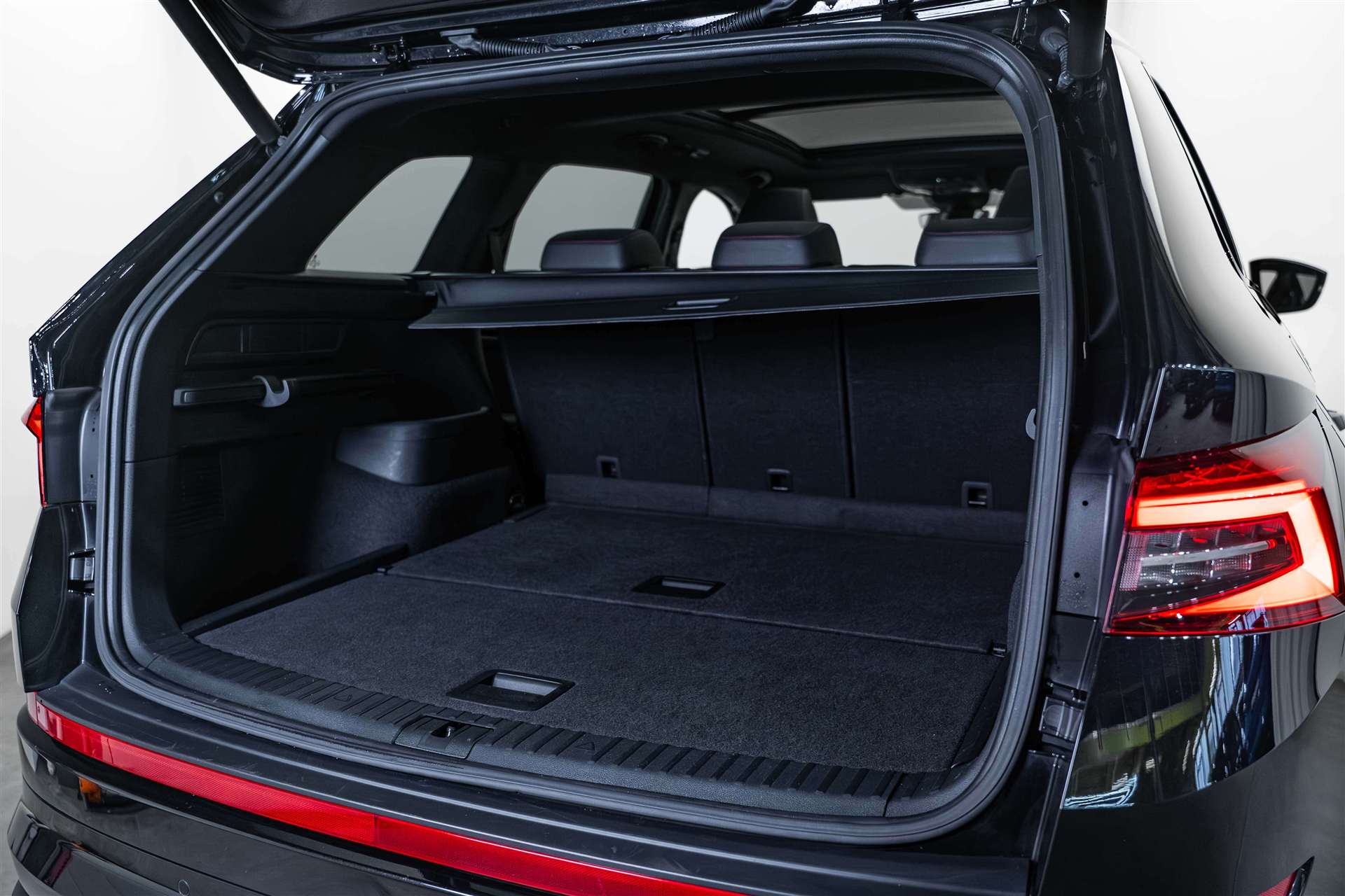 SKODA Kodiaq 2.0 Bi-TDI SCR RS 4x4 DSG 240PS-image-4