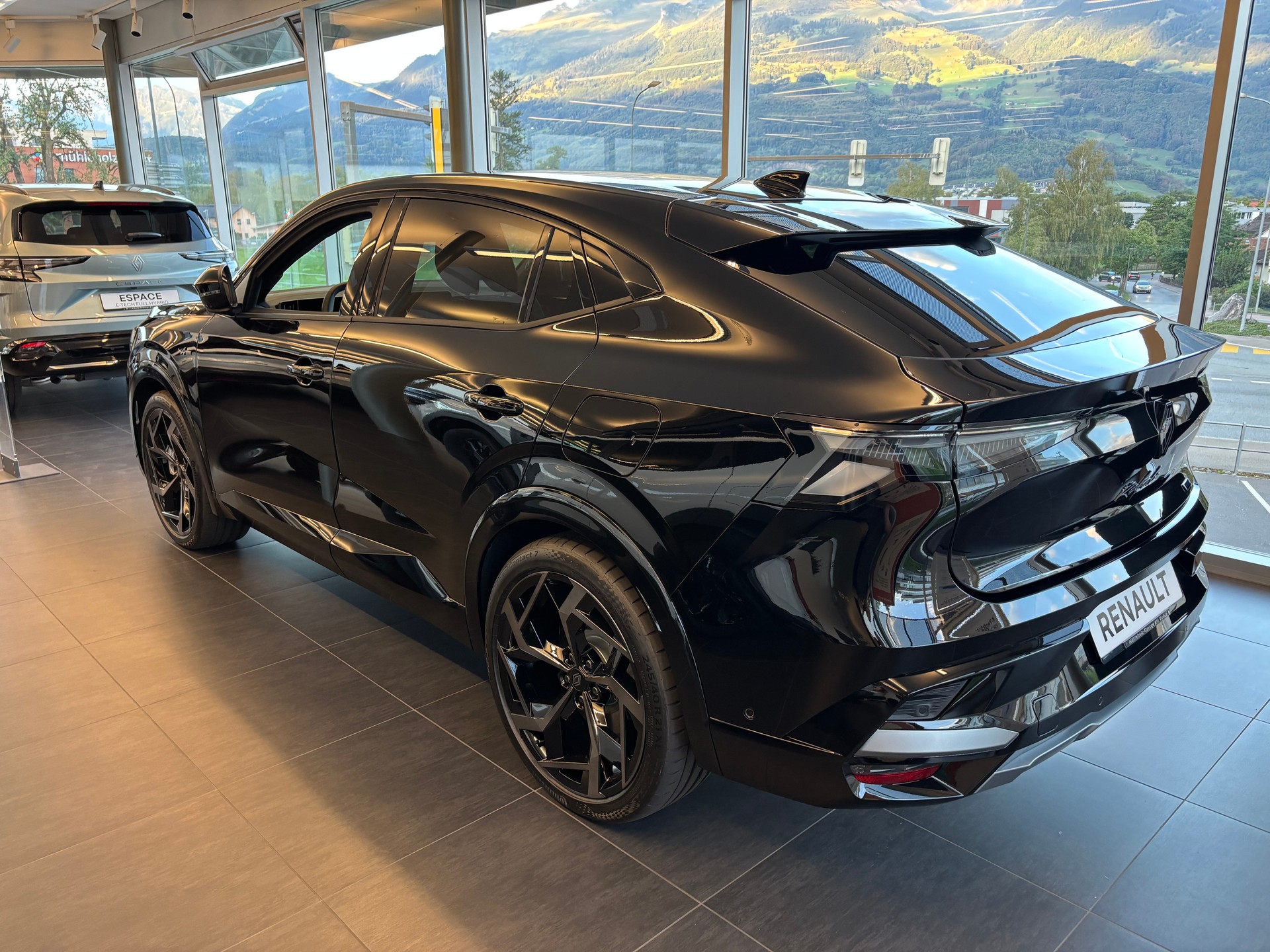 RENAULT Rafale 1.2 E-Tech Plug-in Hybrid 300 4x4 Atelier Alpine-image-3