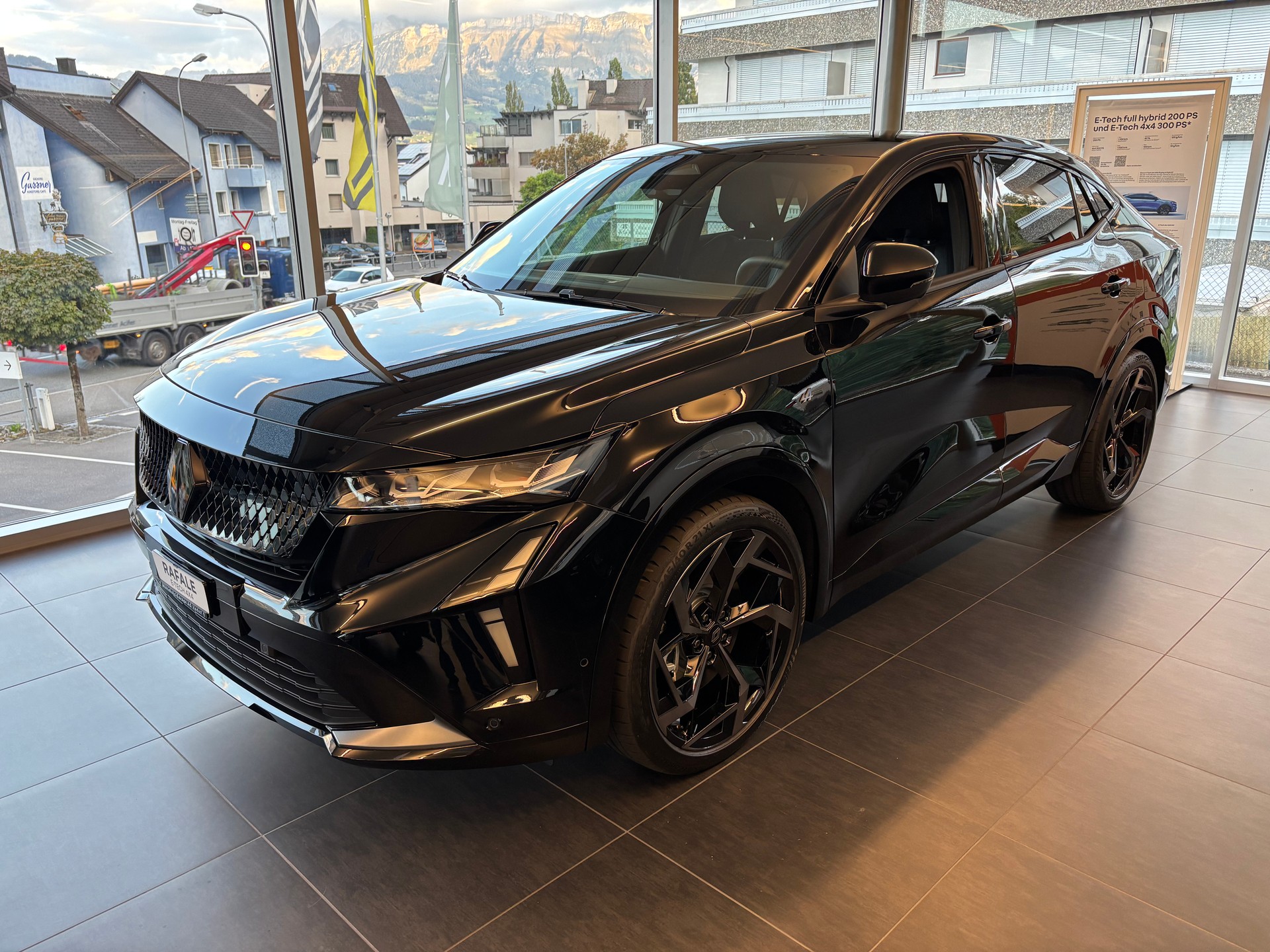 RENAULT Rafale 1.2 E-Tech Plug-in Hybrid 300 4x4 Atelier Alpine-image-0