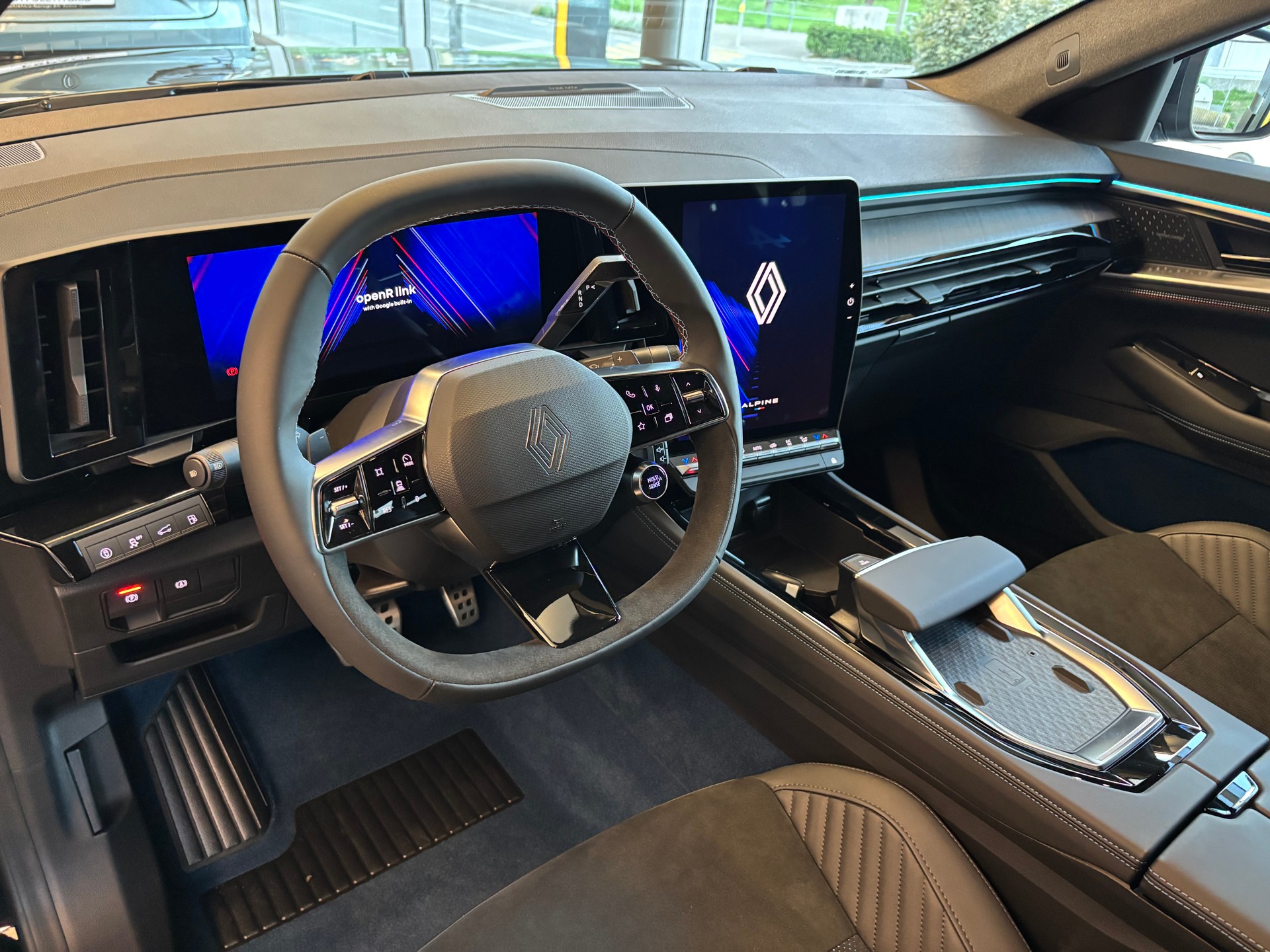 RENAULT Rafale 1.2 E-Tech Plug-in Hybrid 300 4x4 Atelier Alpine-image-6