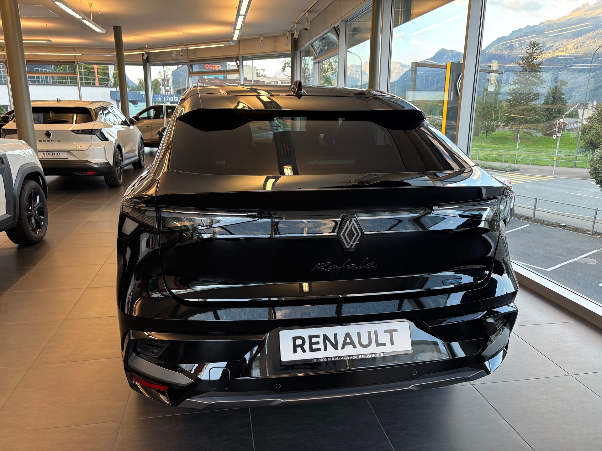 RENAULT Rafale 1.2 E-Tech Plug-in Hybrid 300 4x4 Atelier Alpine-image-4