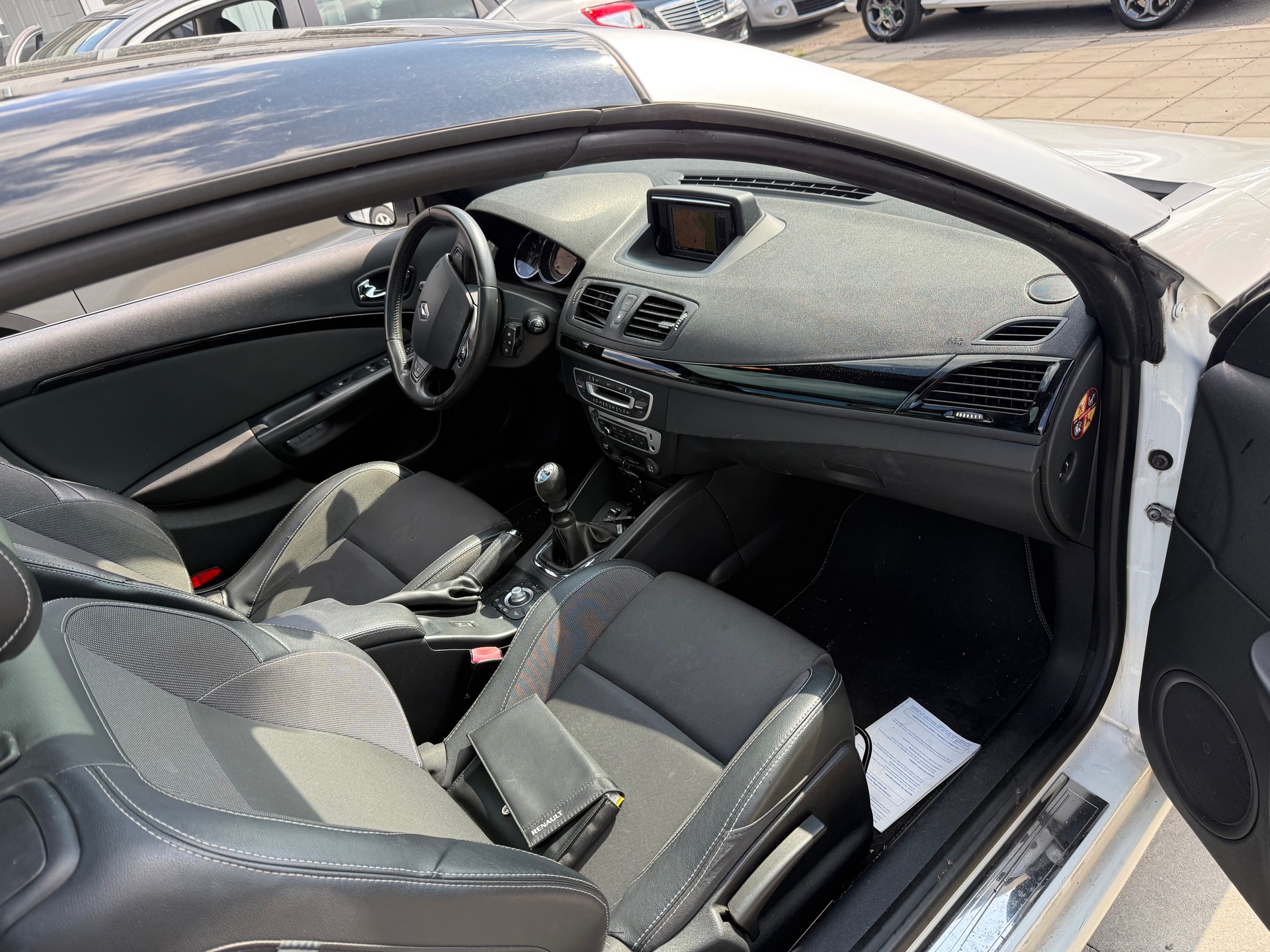 RENAULT Mégane CC 1.2 16V Turbo GT Line-image-5
