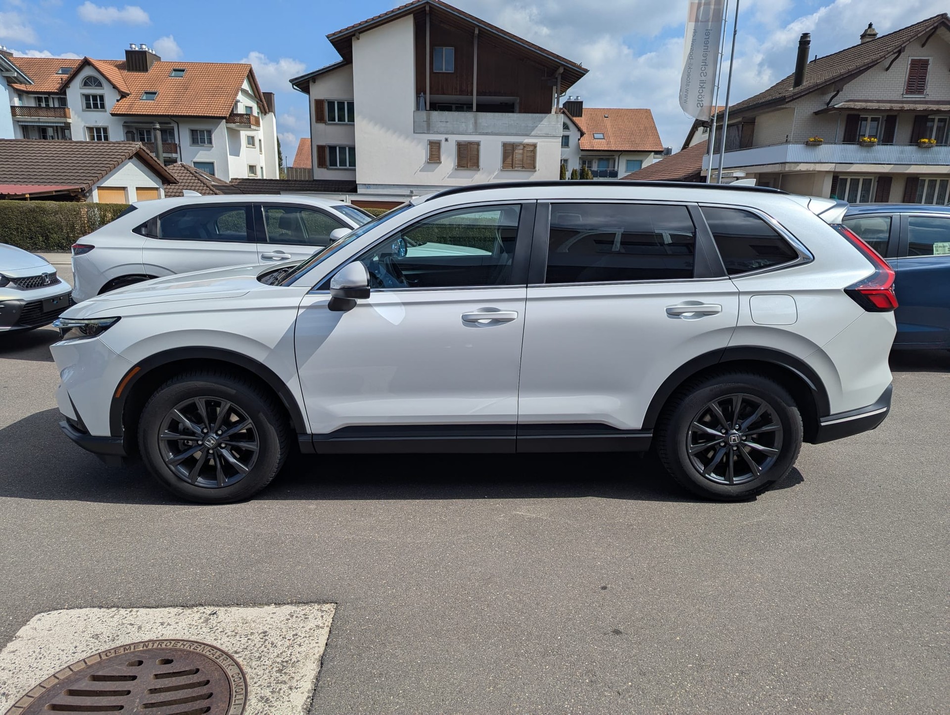 HONDA CR-V 2.0i MMD Hybrid Elegance 4WD Automatic-image-2