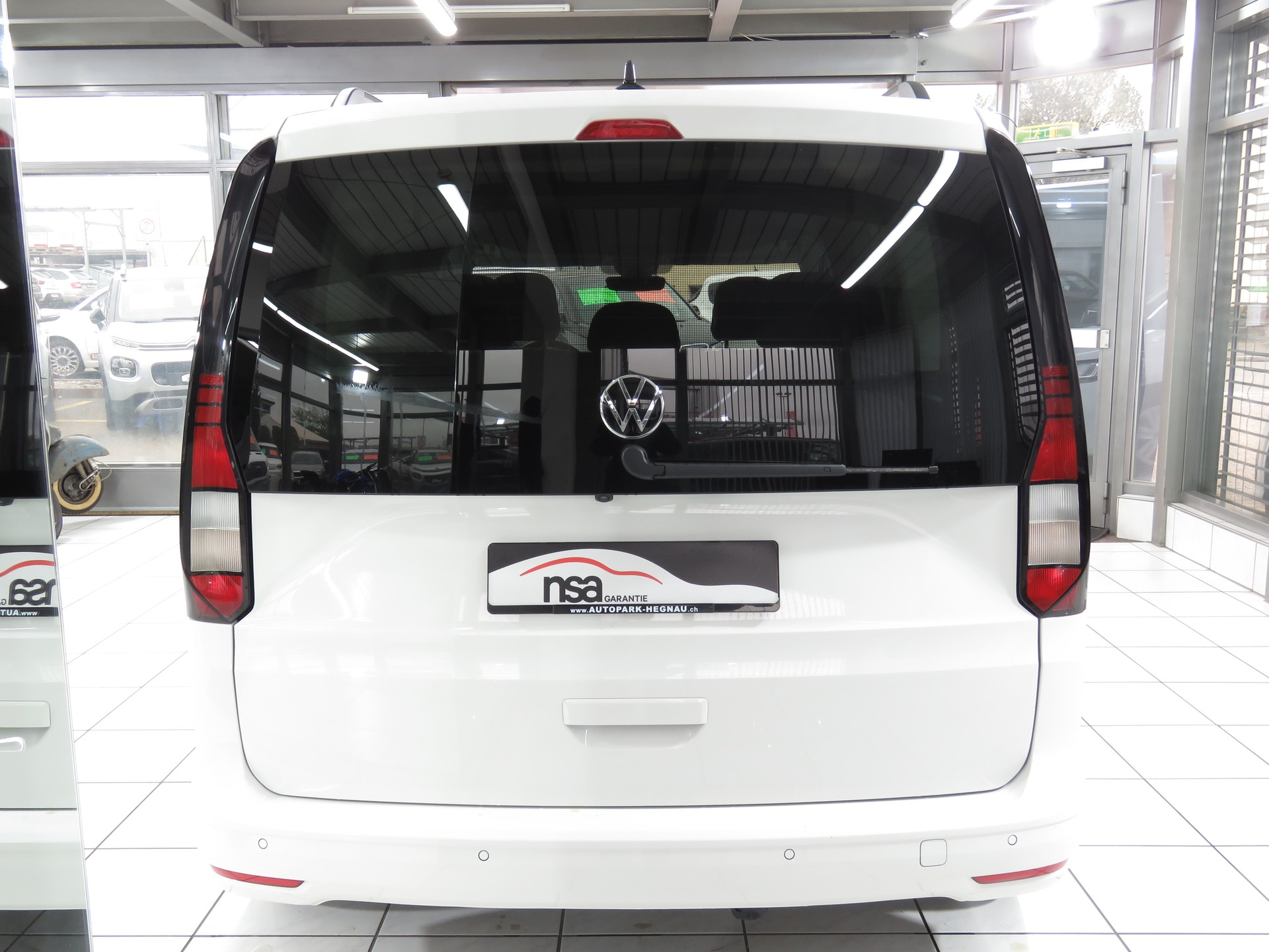VW Caddy 2.0 TDI Liberty DSG-image-4