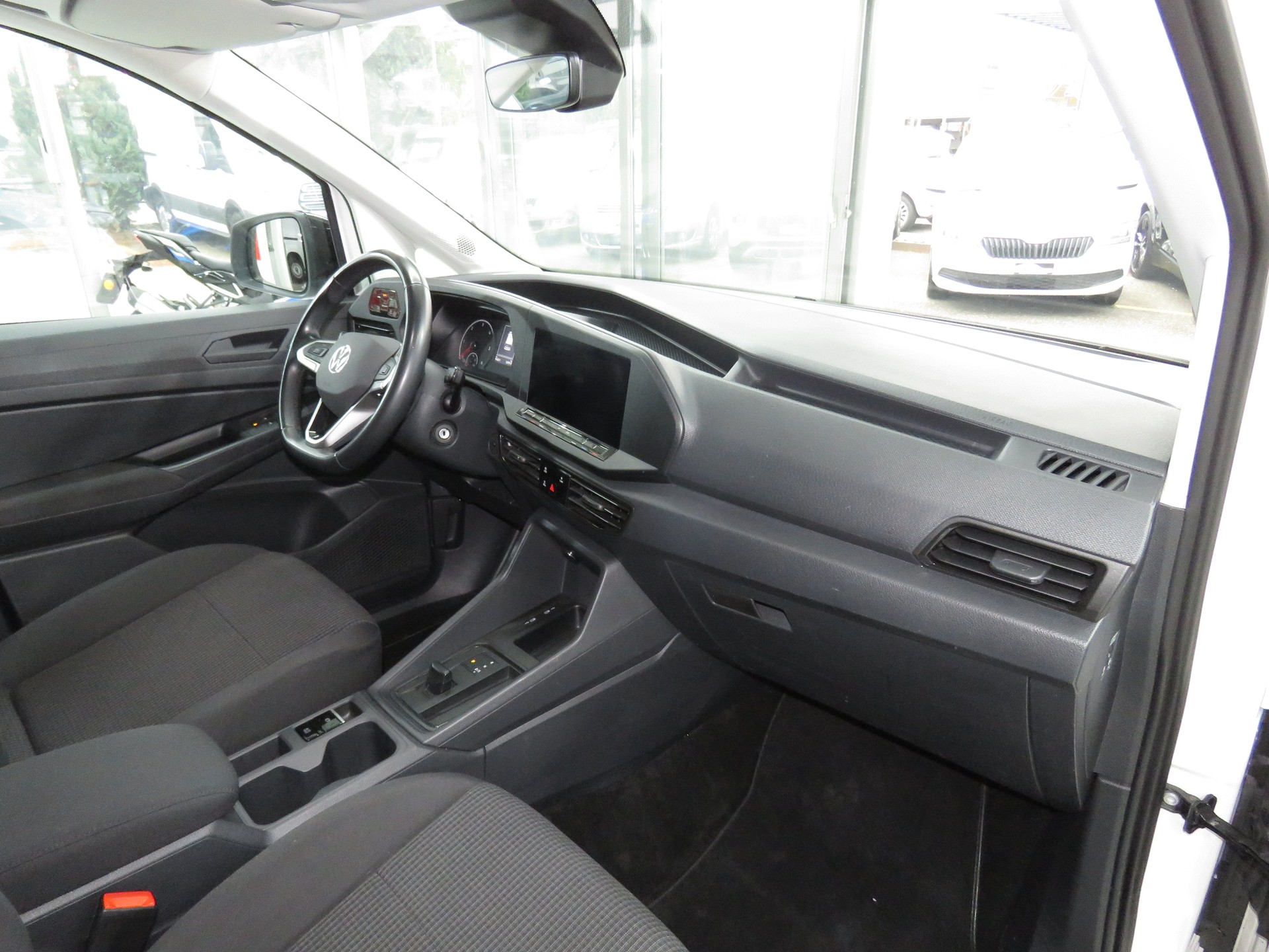 VW Caddy 2.0 TDI Liberty DSG-image-9