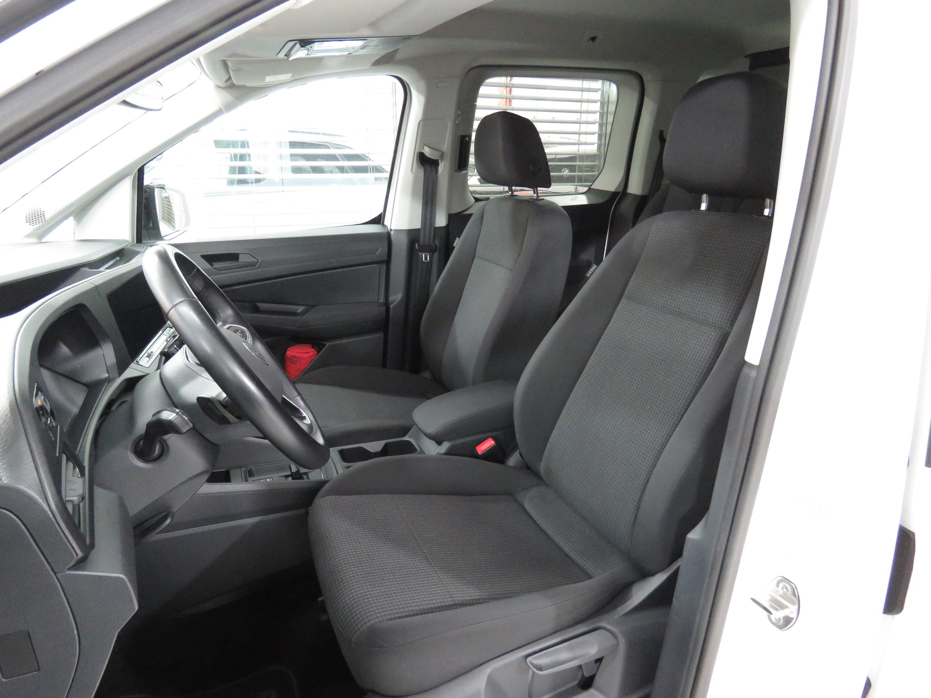 VW Caddy 2.0 TDI Liberty DSG-image-7