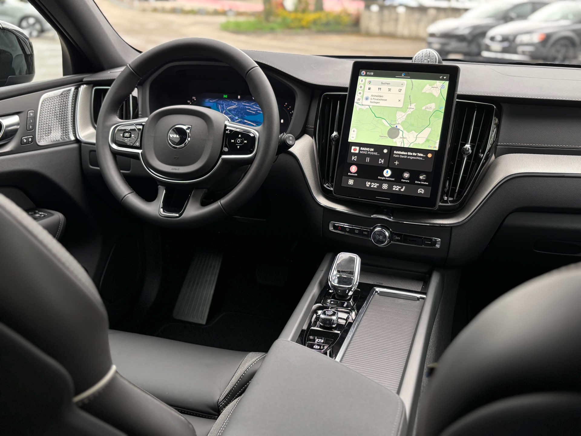 VOLVO XC60 2.0 B5 MH Black Edition AWD-image-12