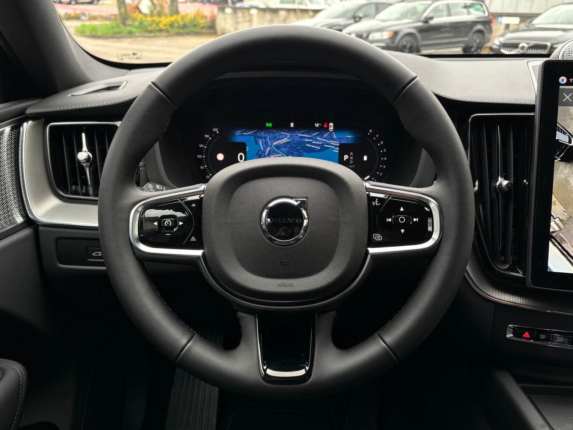 VOLVO XC60 2.0 B5 MH Black Edition AWD-image-20