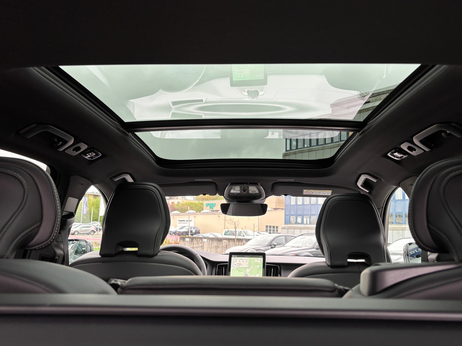 VOLVO XC60 2.0 B5 MH Black Edition AWD-image-10