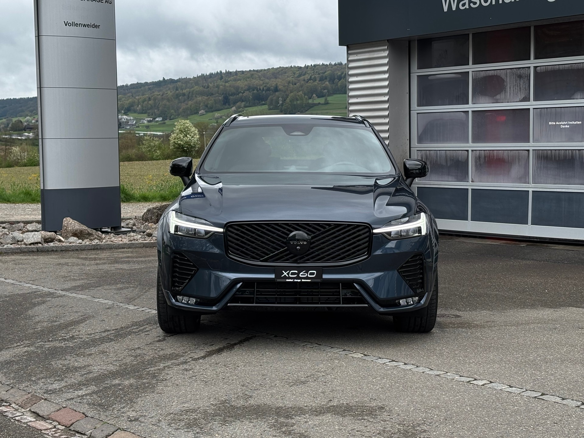 VOLVO XC60 2.0 B5 MH Black Edition AWD-image-7