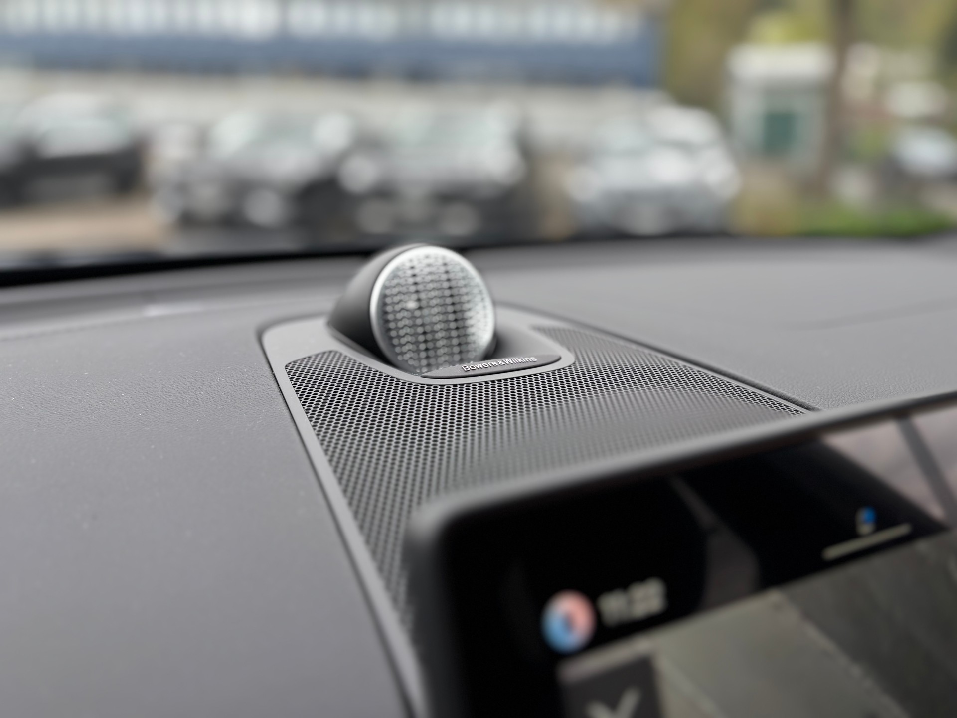 VOLVO XC60 2.0 B5 MH Black Edition AWD-image-17