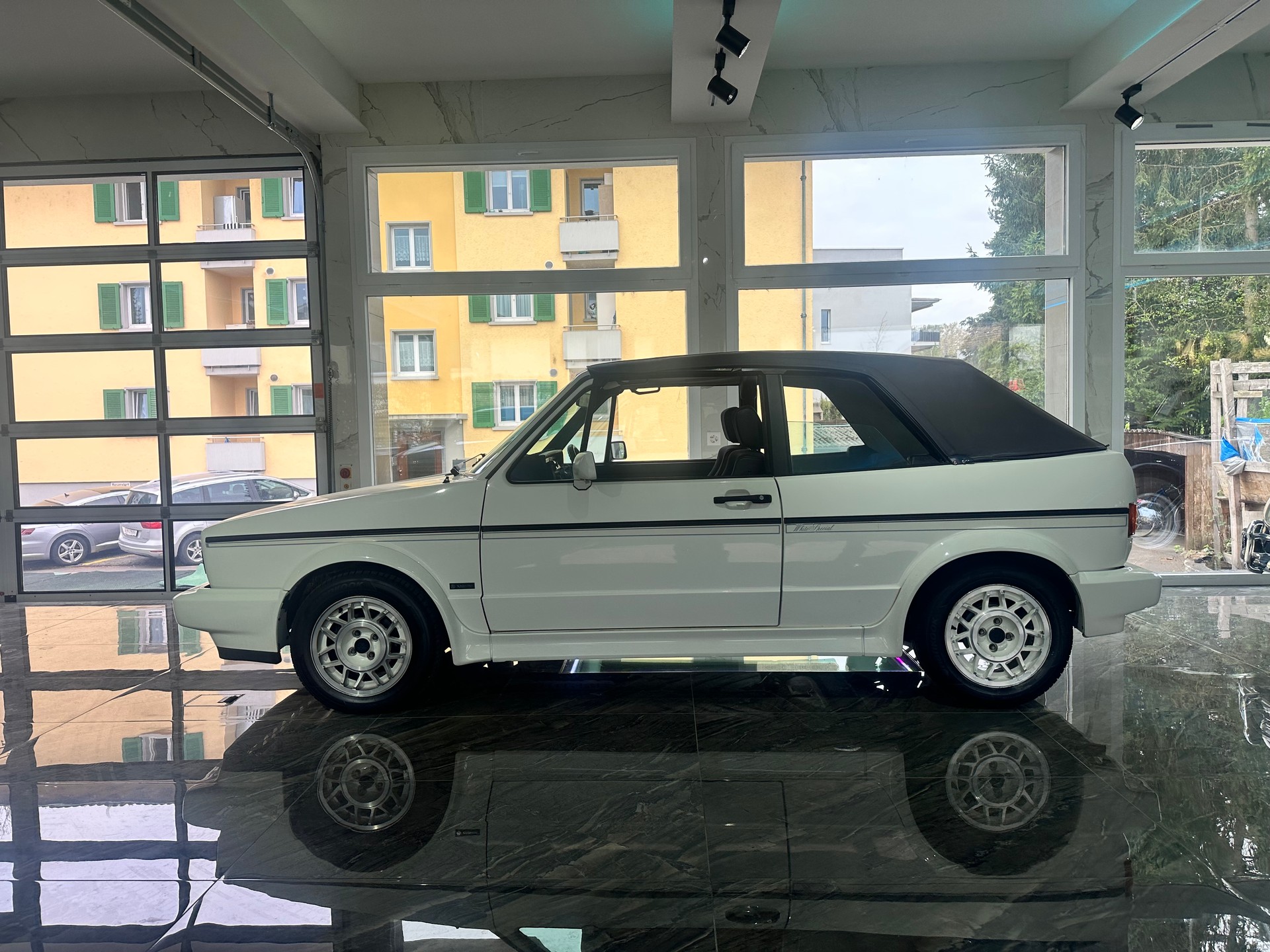 VW Golf Cabrio Special White Edition-image-20