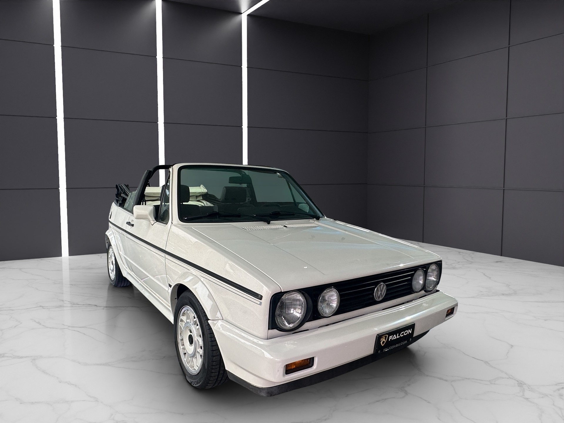 VW Golf Cabrio Special White Edition-image-5
