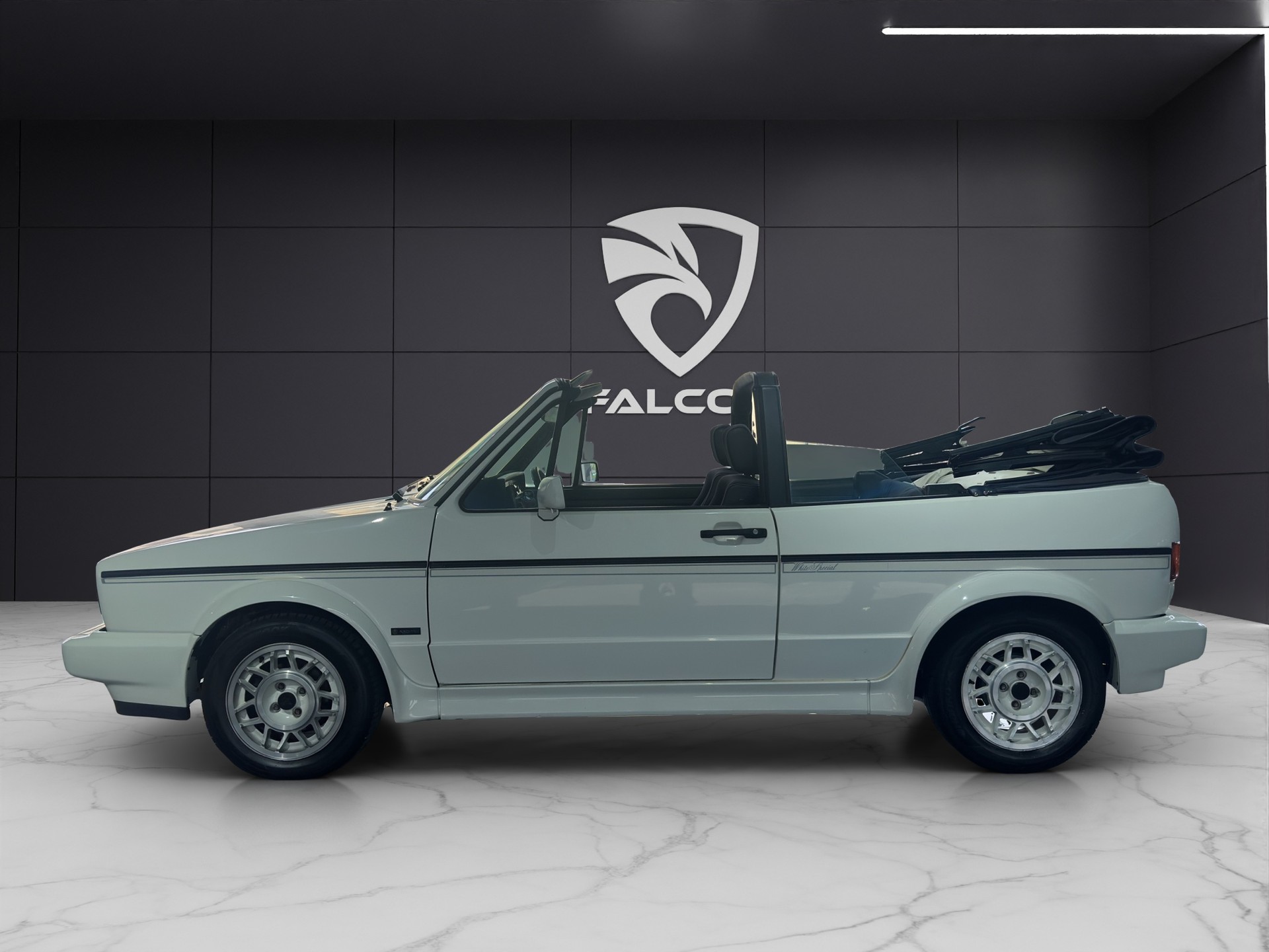 VW Golf Cabrio Special White Edition-image-1