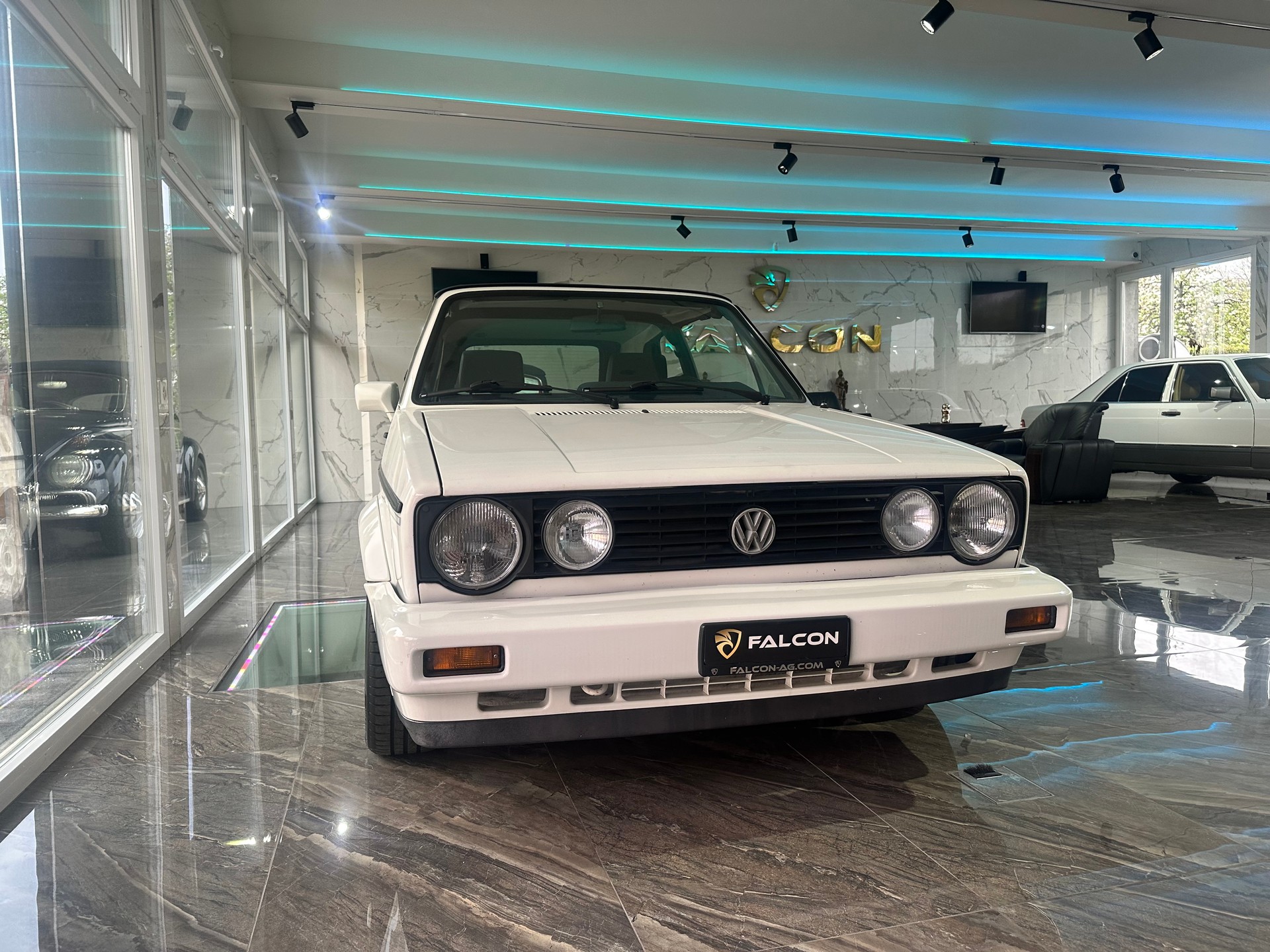VW Golf Cabrio Special White Edition-image-19
