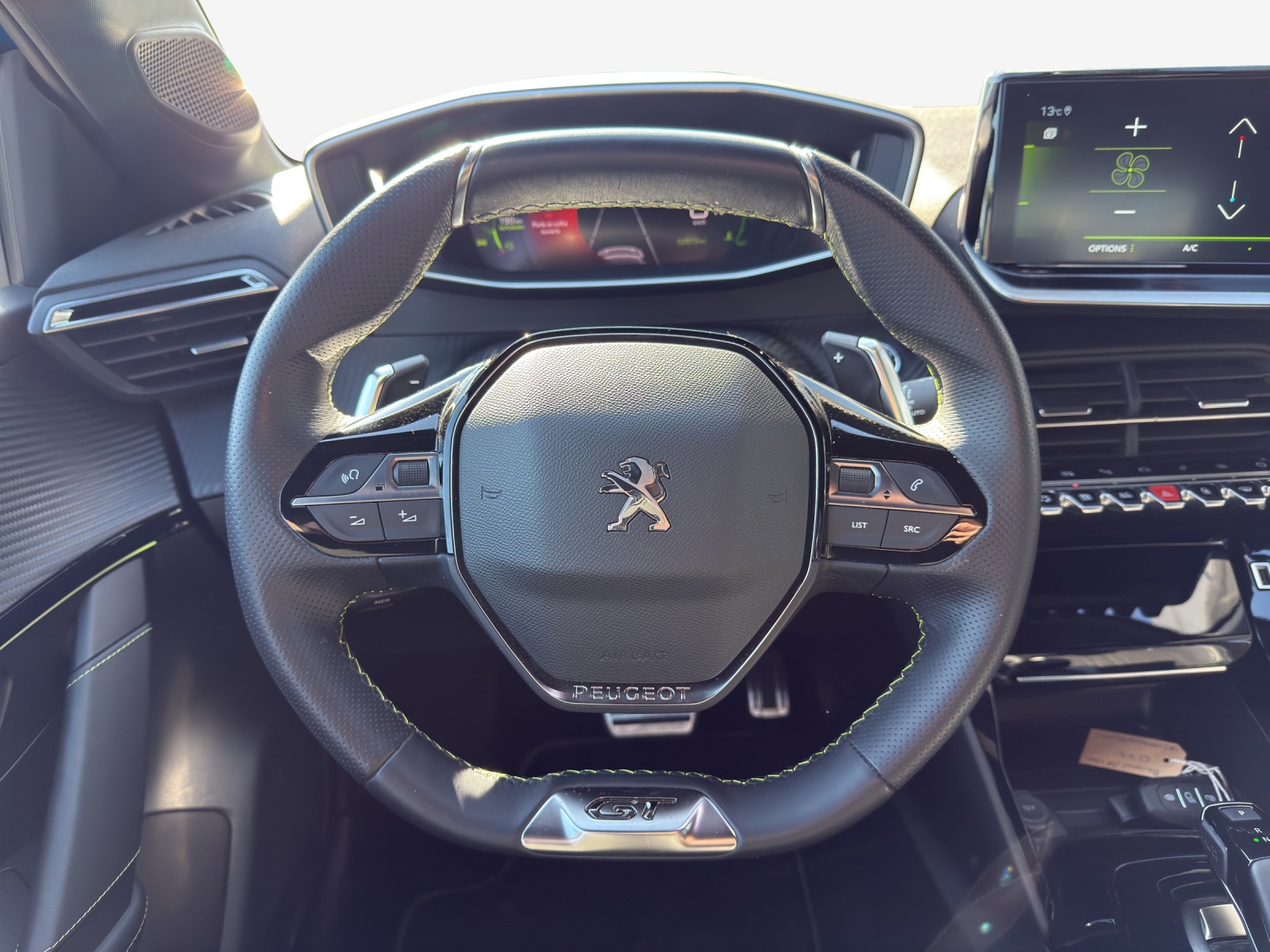 PEUGEOT 208 1.2 PureTech GT Pack EAT8-image-9